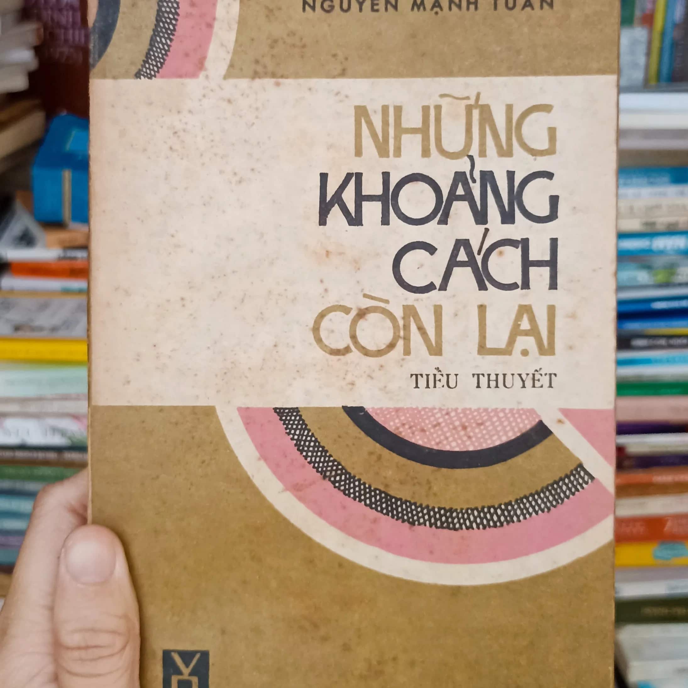 Những khoảnh cách còn lại 