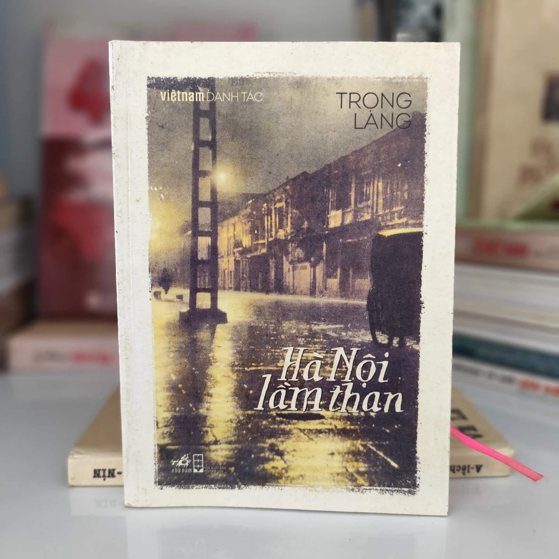 Hà Nội lầm than