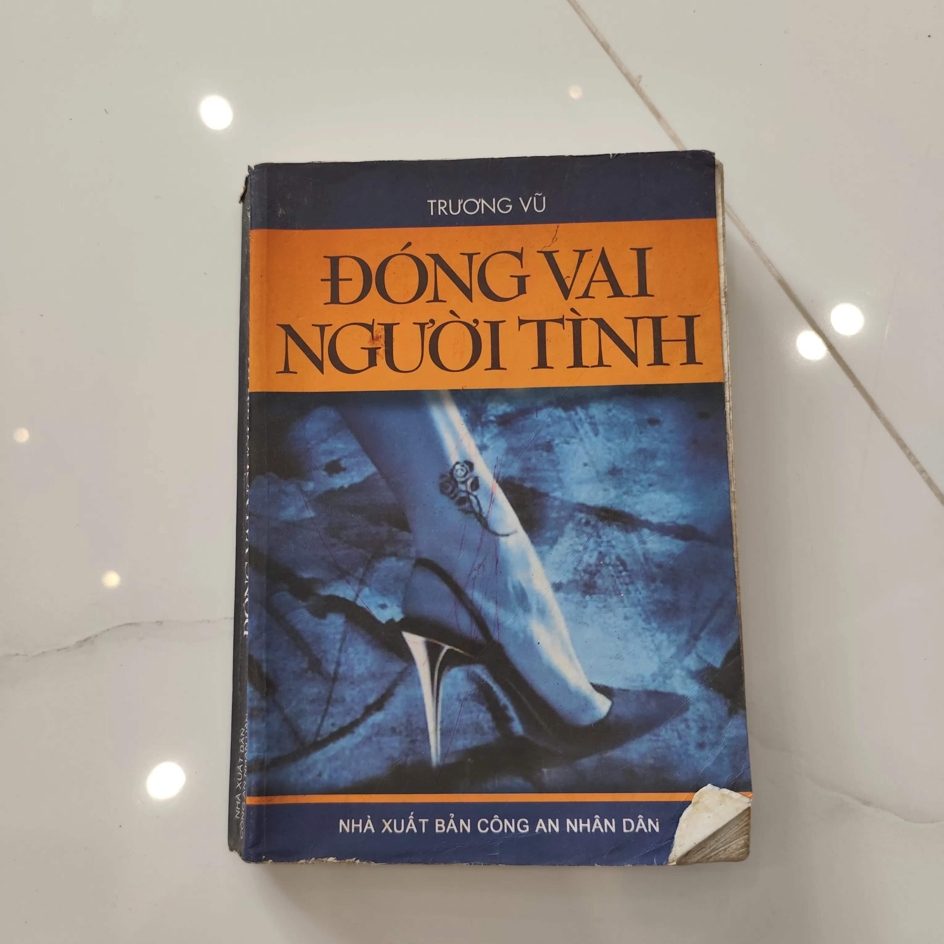 Đóng vai người tình