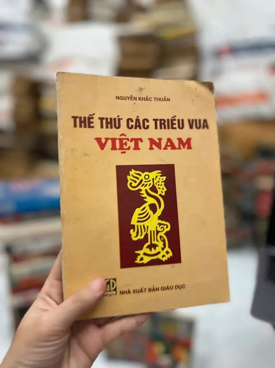 Thế Thứ Các Triều Vua Việt Nam - Nguyễn Khắc Thuần⭐