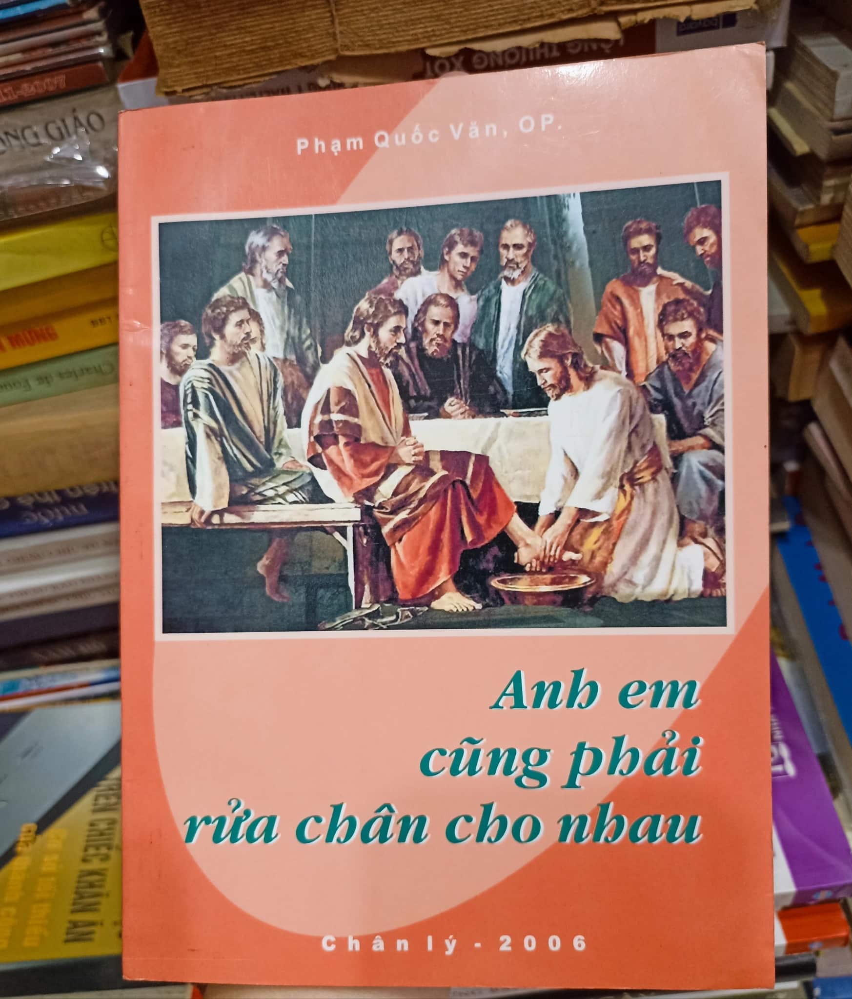 Anh Em Cũng Phải Rửa Chân Cho Nhau