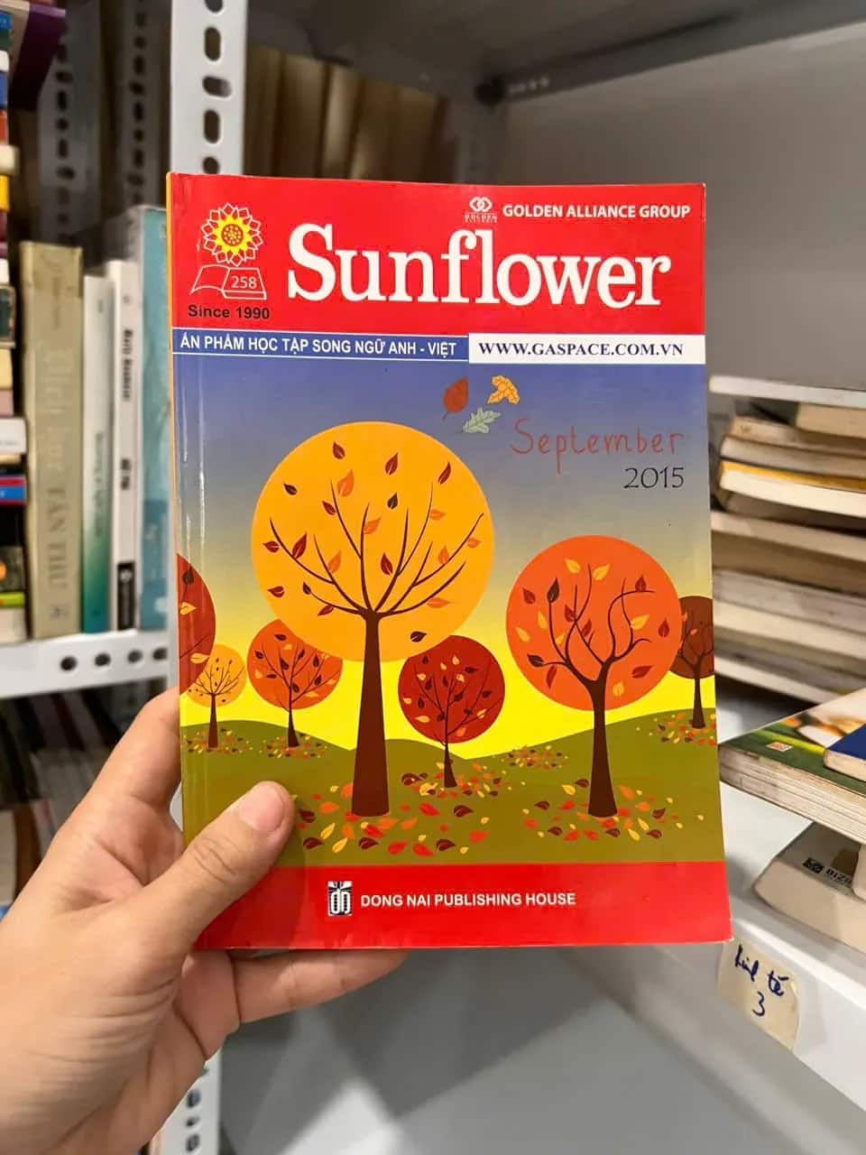 Sunflower - Ấn phẩm học tập song ngữ Anh - Việt