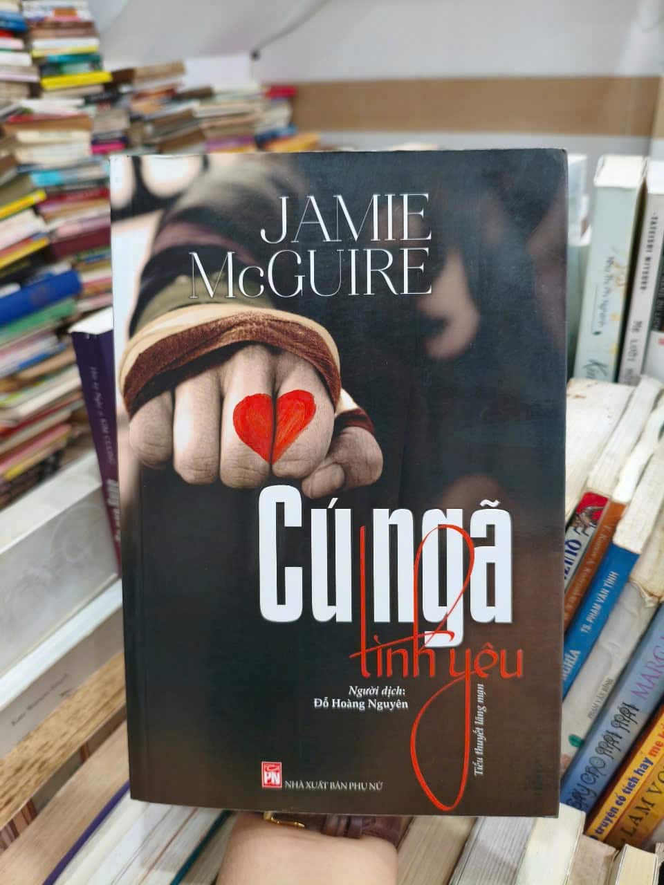 Sách - Cú Ngã Tình Yêu