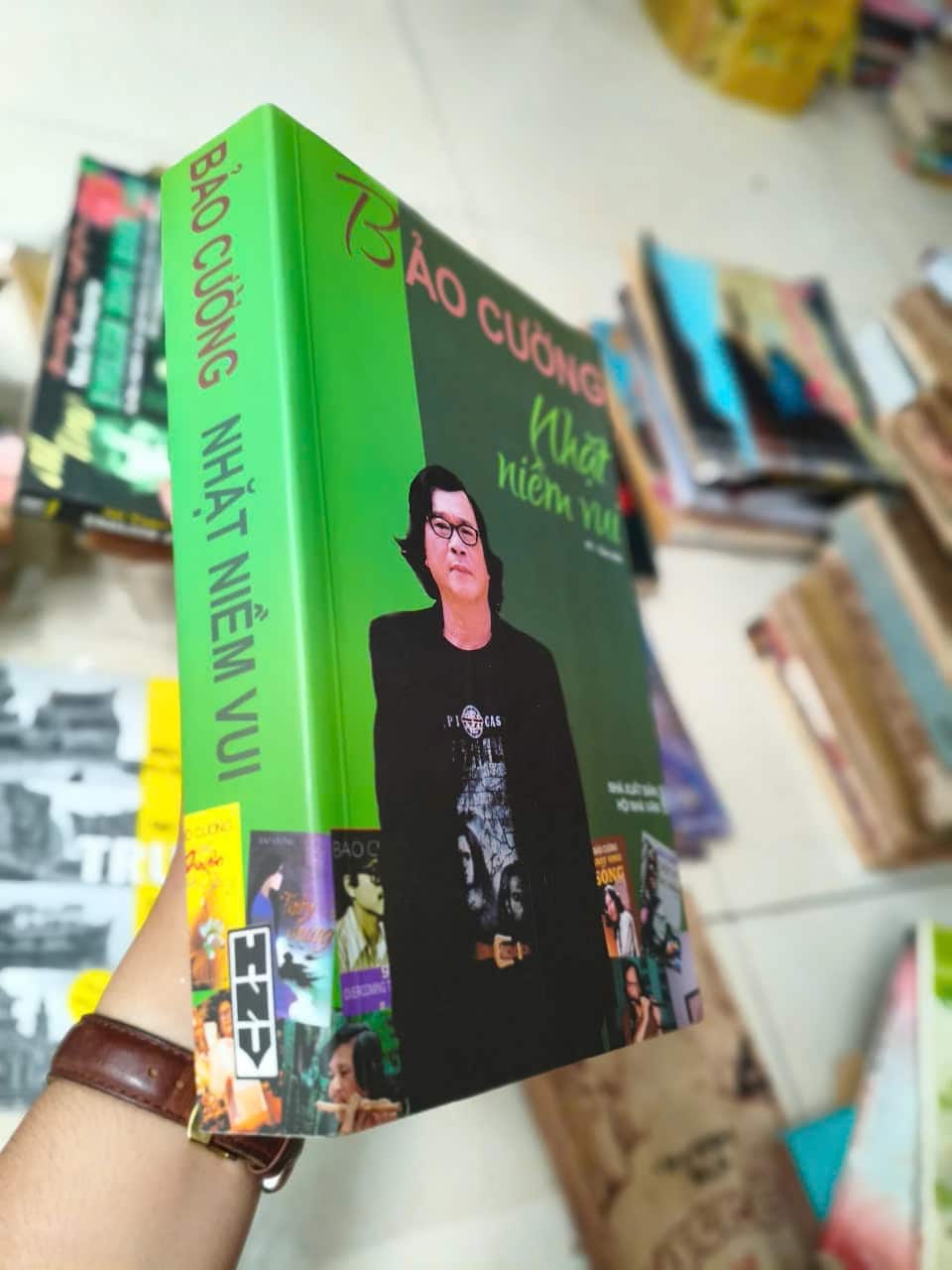 Nhặt niềm vui 