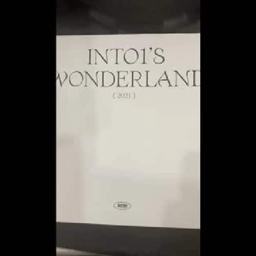 INTO1 《INTO1'S WONDERLAND 2021》đầy đủ phụ kiện , đĩa album...