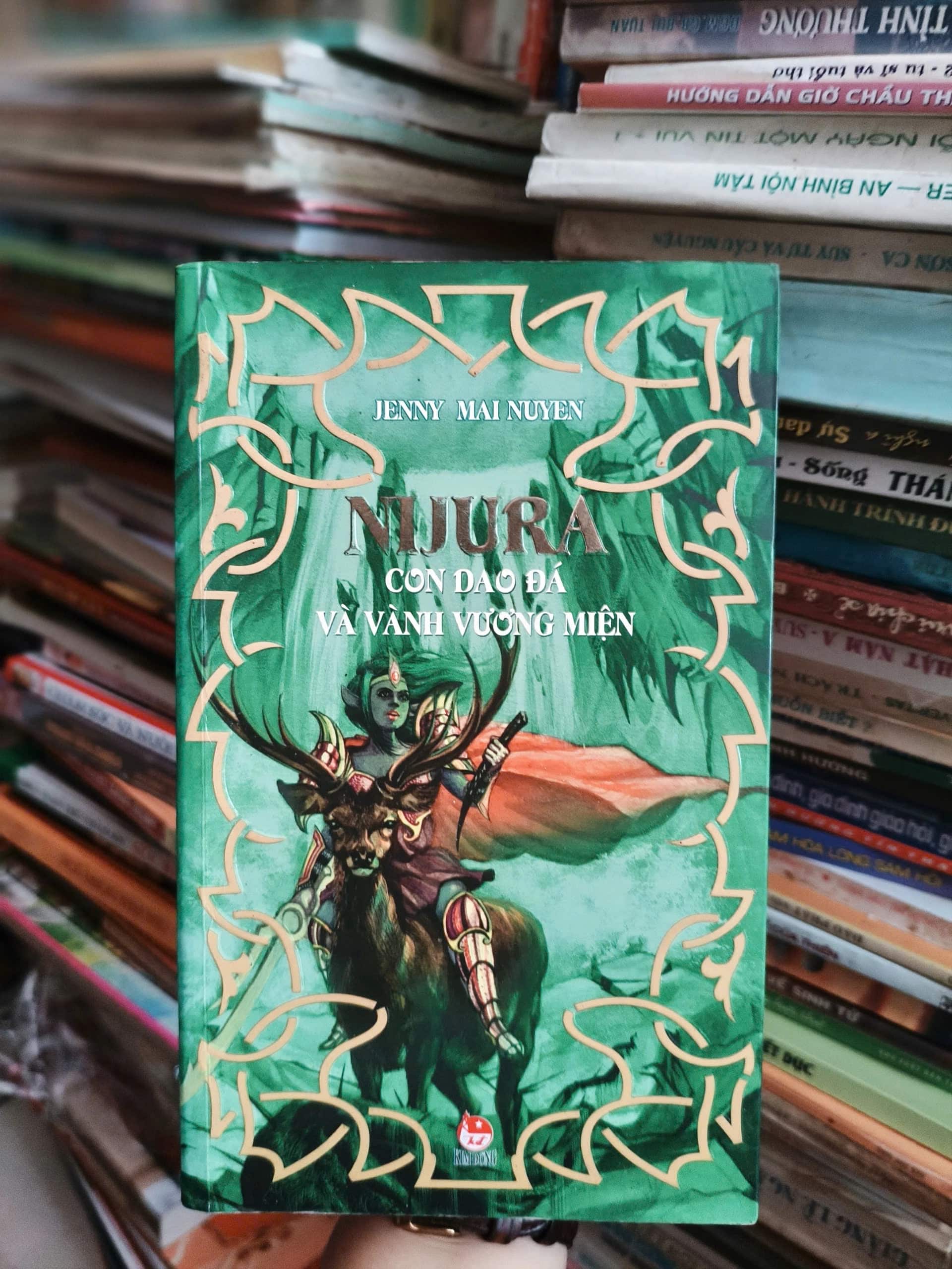 Sách Nijura - Con Dao Đá Và Vành Vương Miện