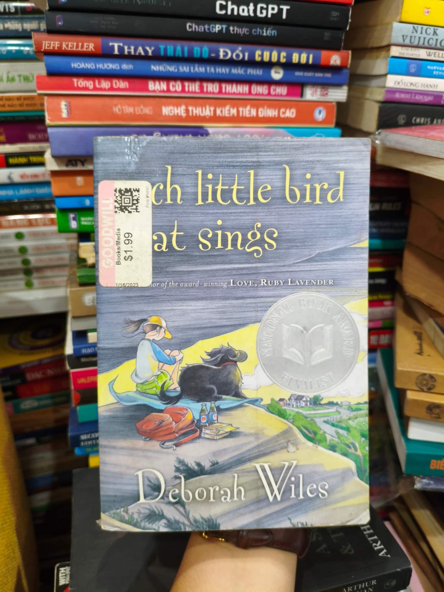 Each little bird that sings 