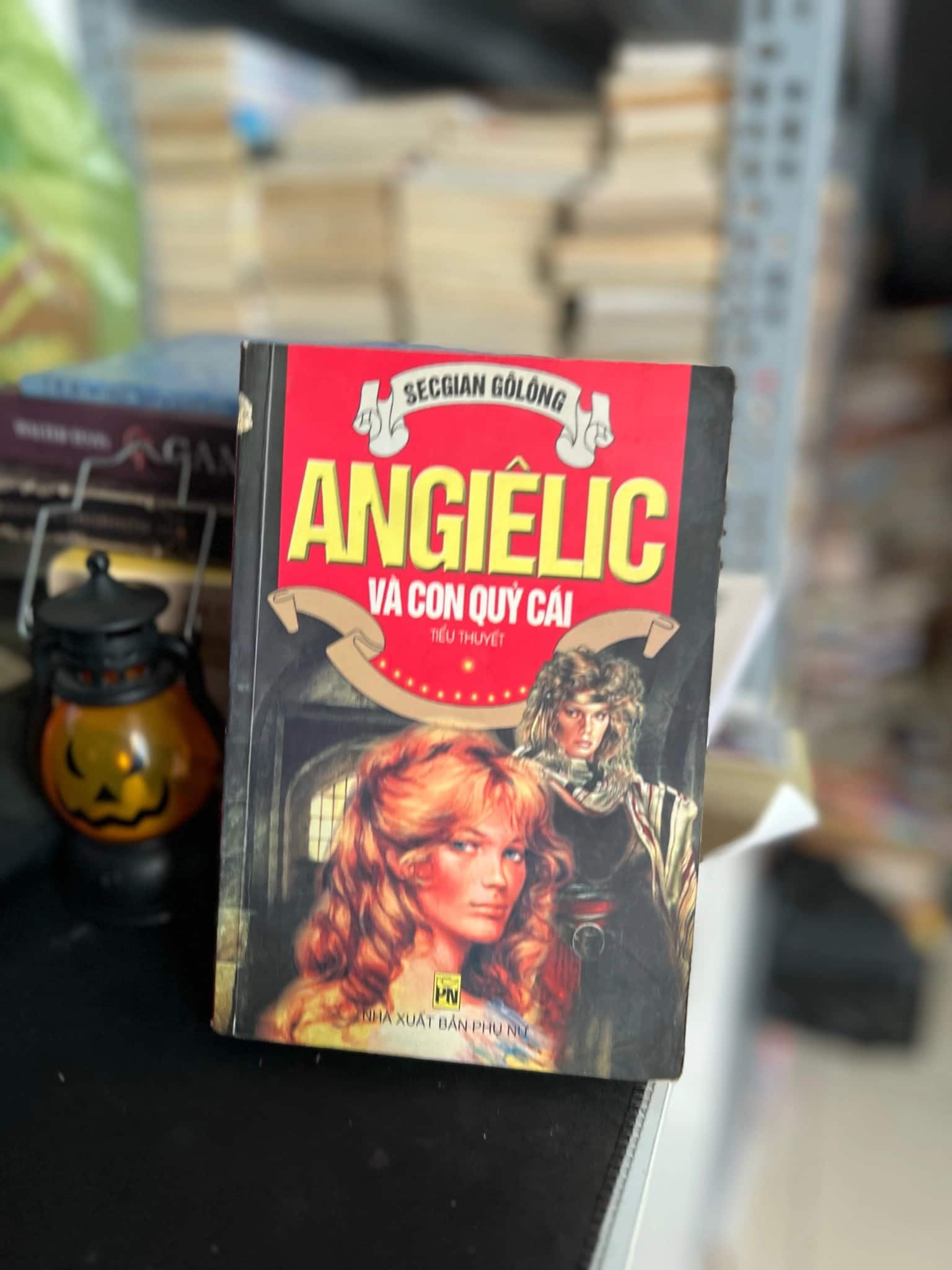 Angiêlic Và Con Quỷ Cái