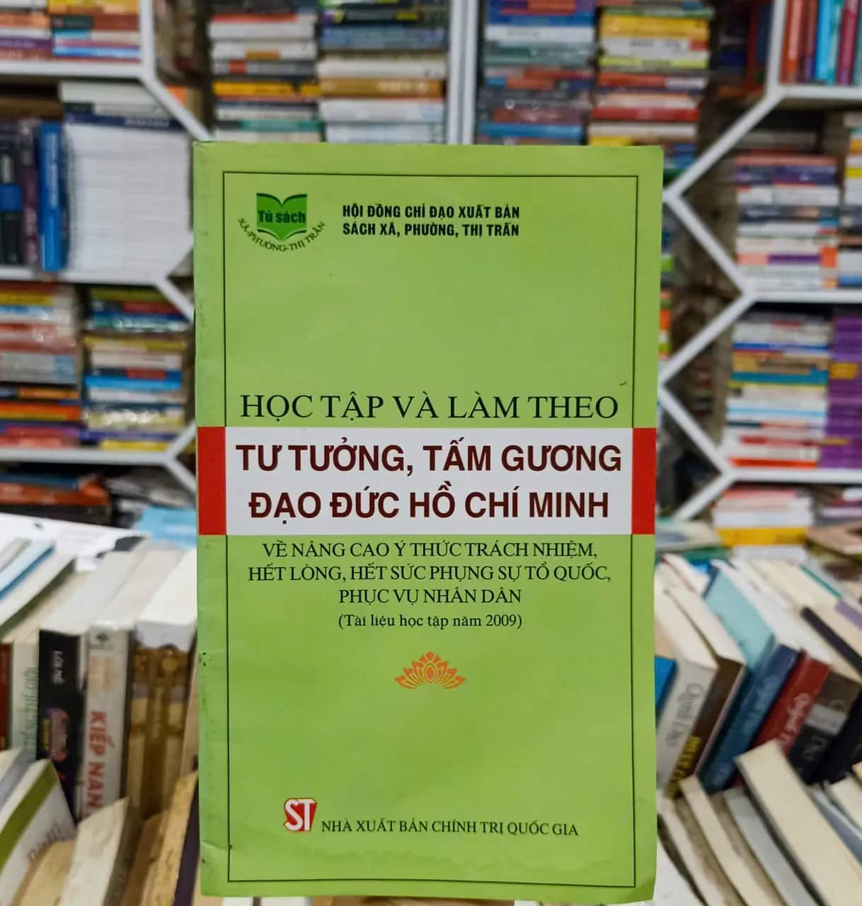 Học tập và làm theo tư tưởng, tấm gương đạo đức Hồ Chí Minh 