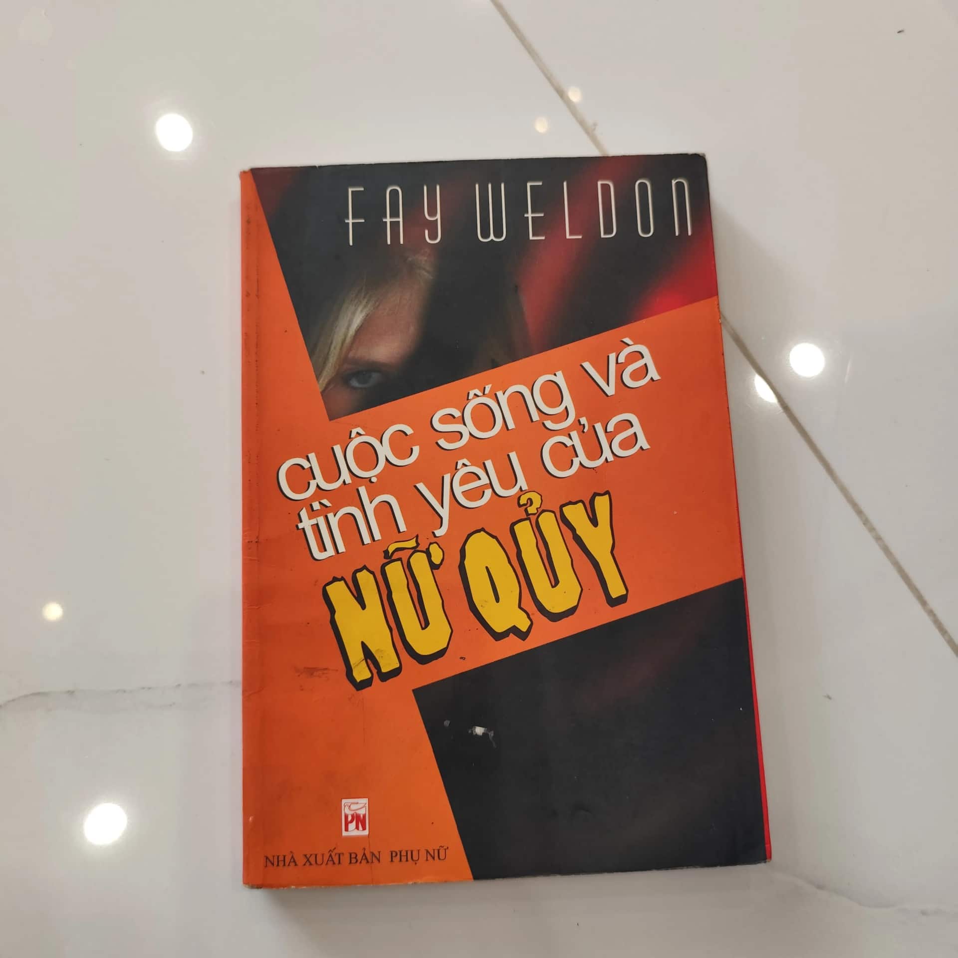 Cuộc sống và tình yêu của nữ quỷ