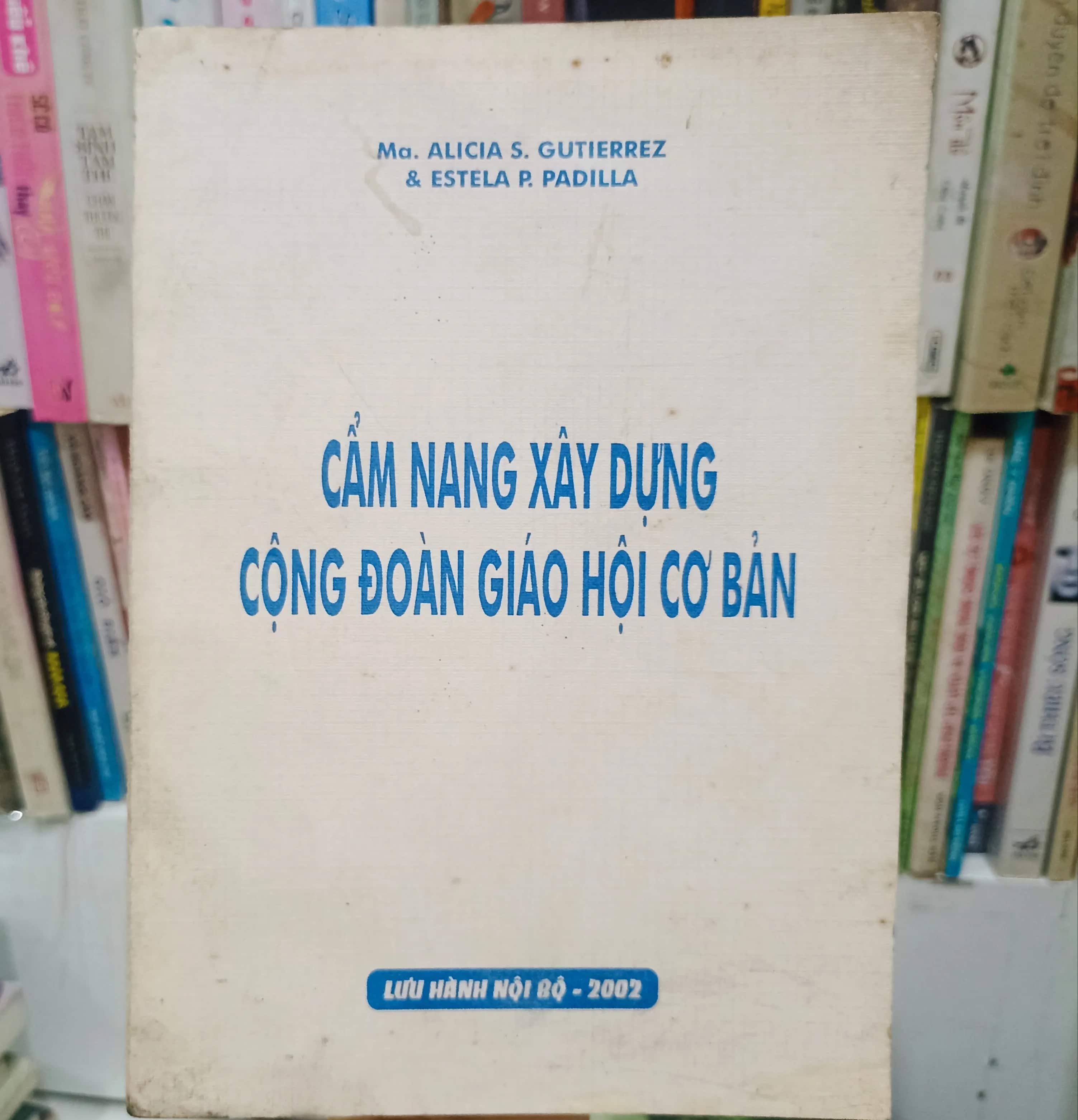 Cẩm đang xây dựng cộng đoàn giáo hội cơ bản 