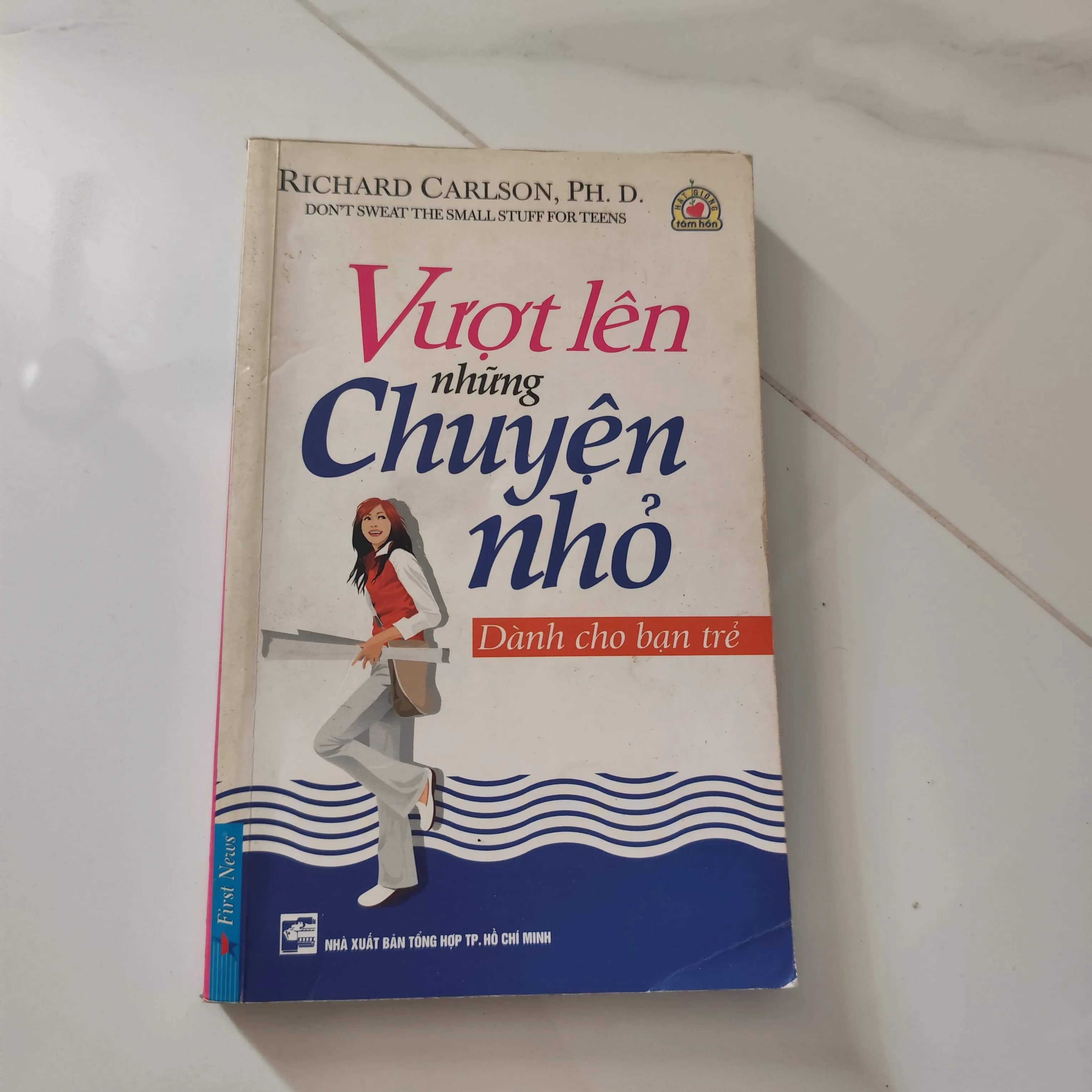 Vượt lên những chuyện nhỏ dành cho bạn trẻ