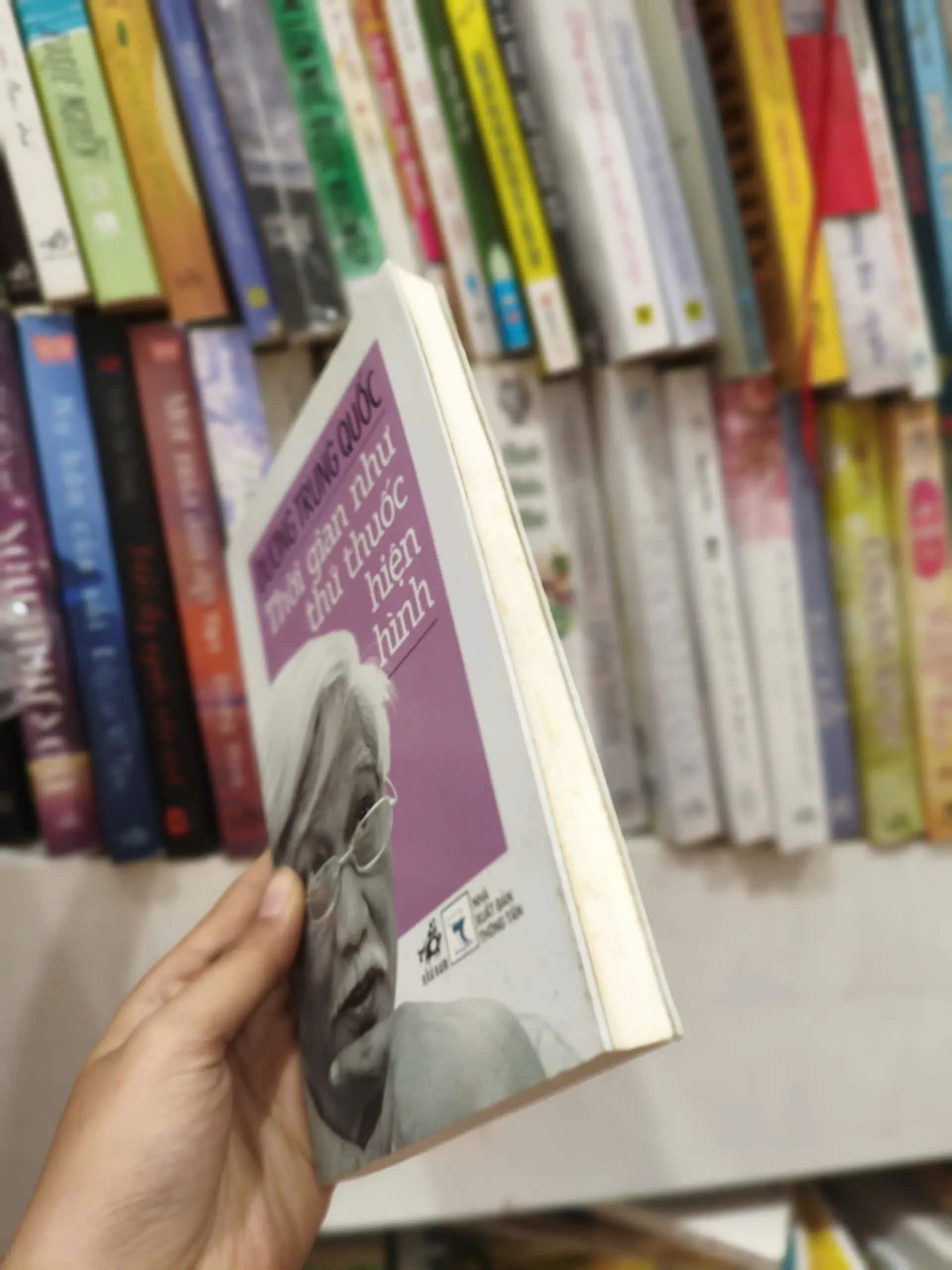 thời gian như thứ thuốc hiện hình 