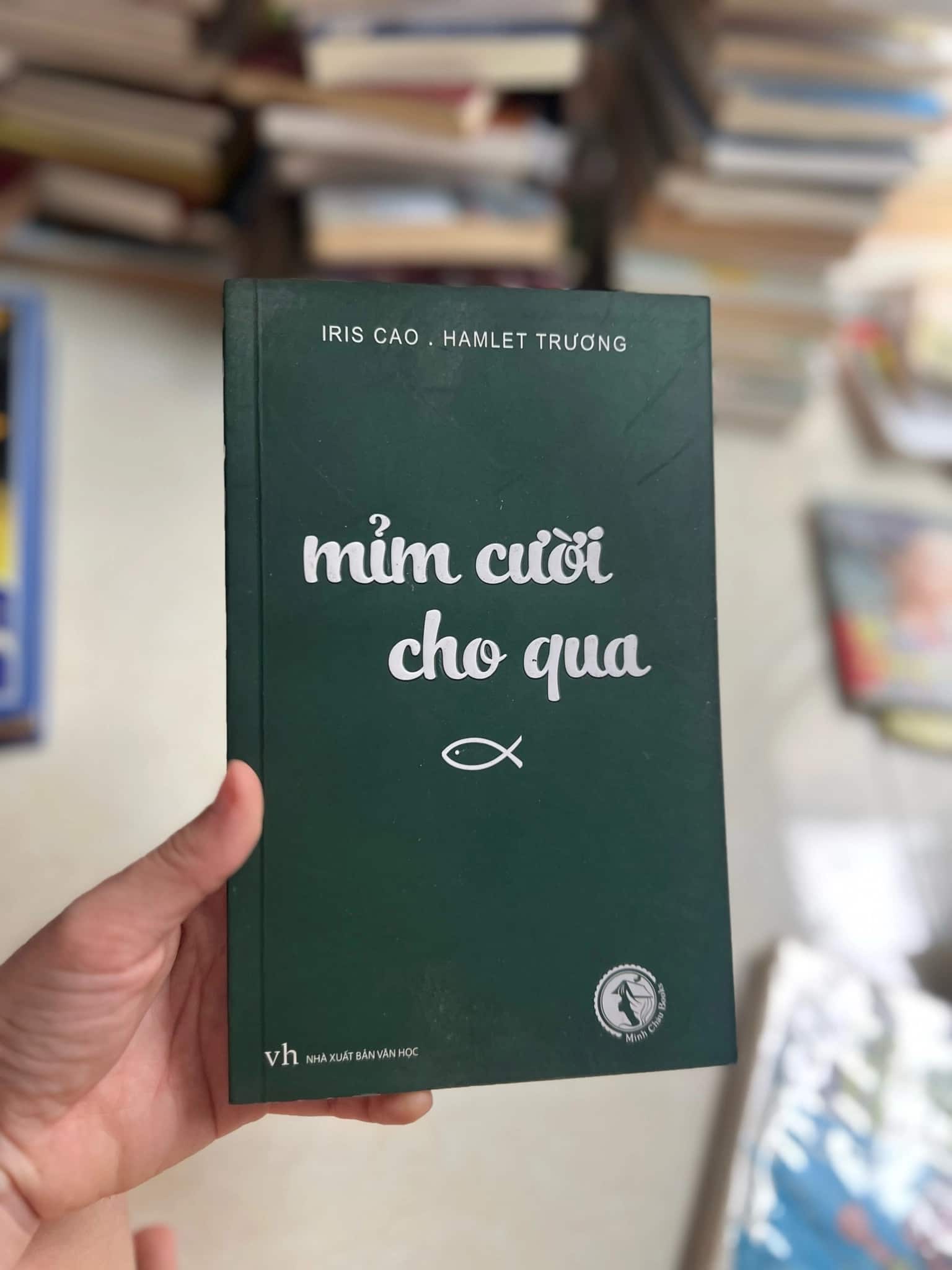 Mỉm cười cho qua