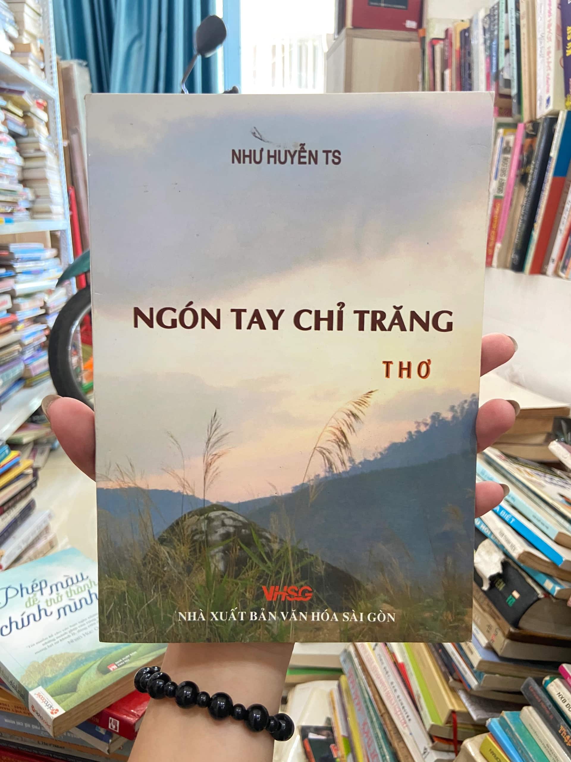 Thơ - Ngón Tay Chỉ Trăng/ Thi Vân Yên Tử