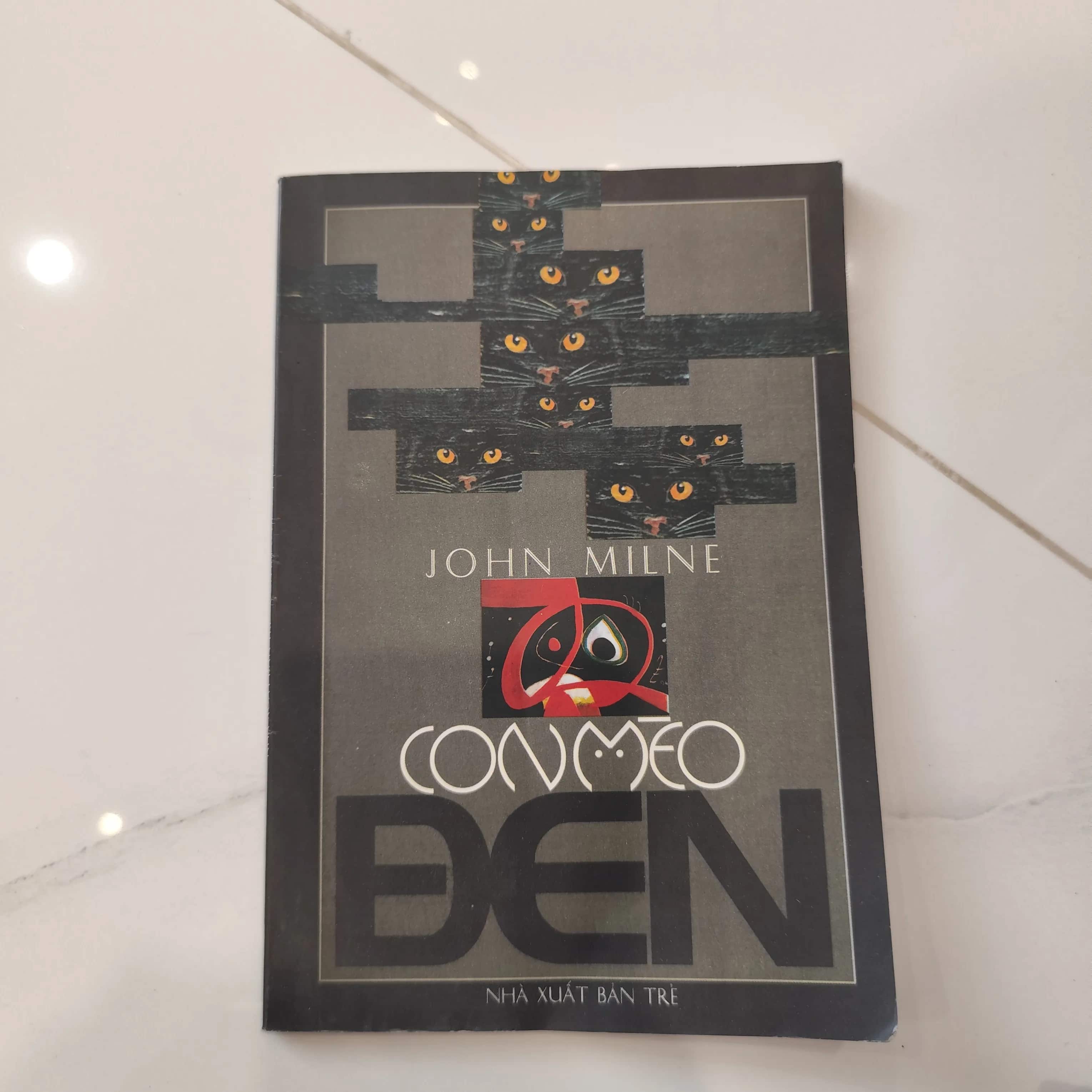 Con mèo đen- John Milne