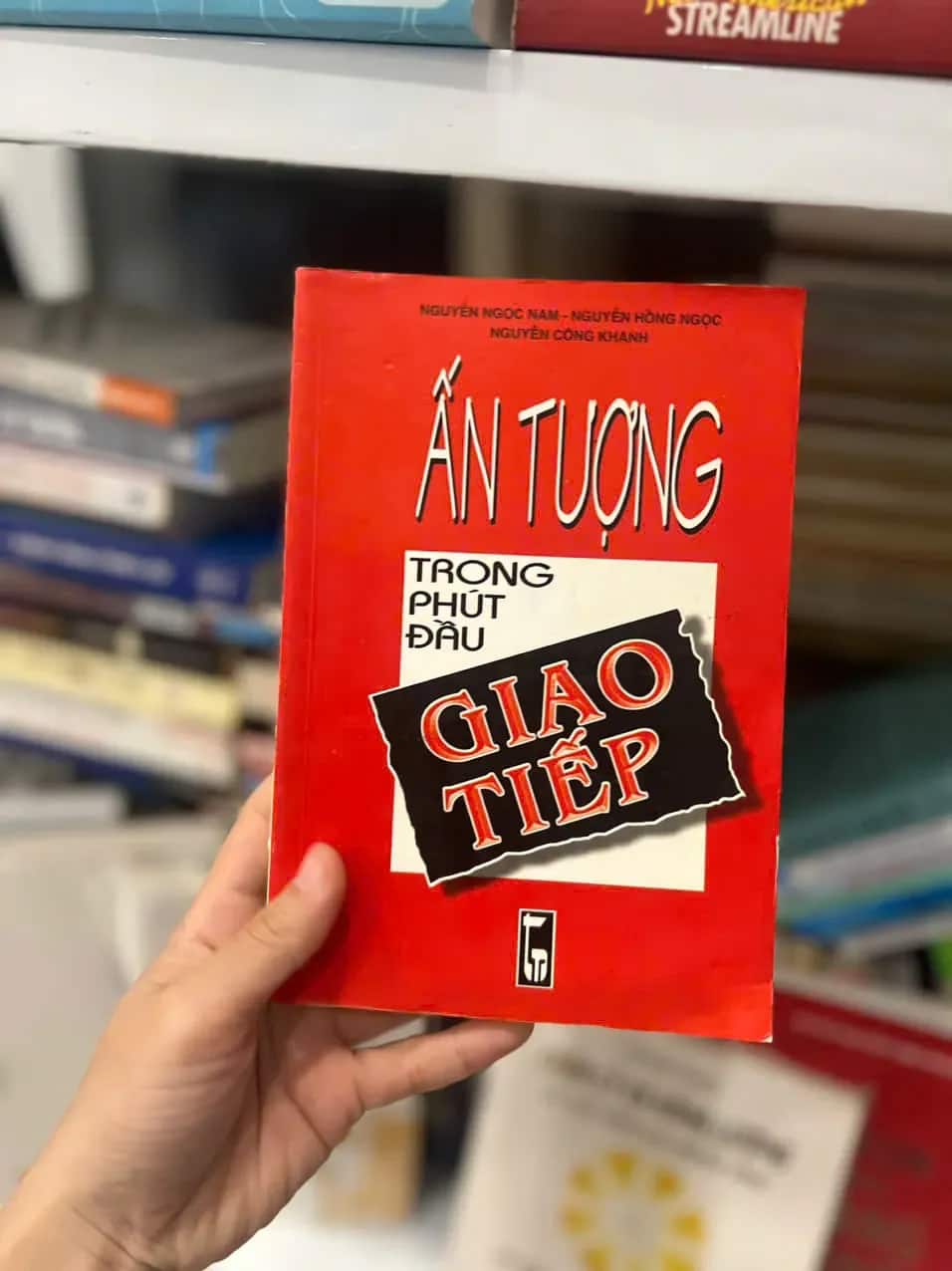 Ấn Tượng Trong Phút Đầu Giao Tiếp
