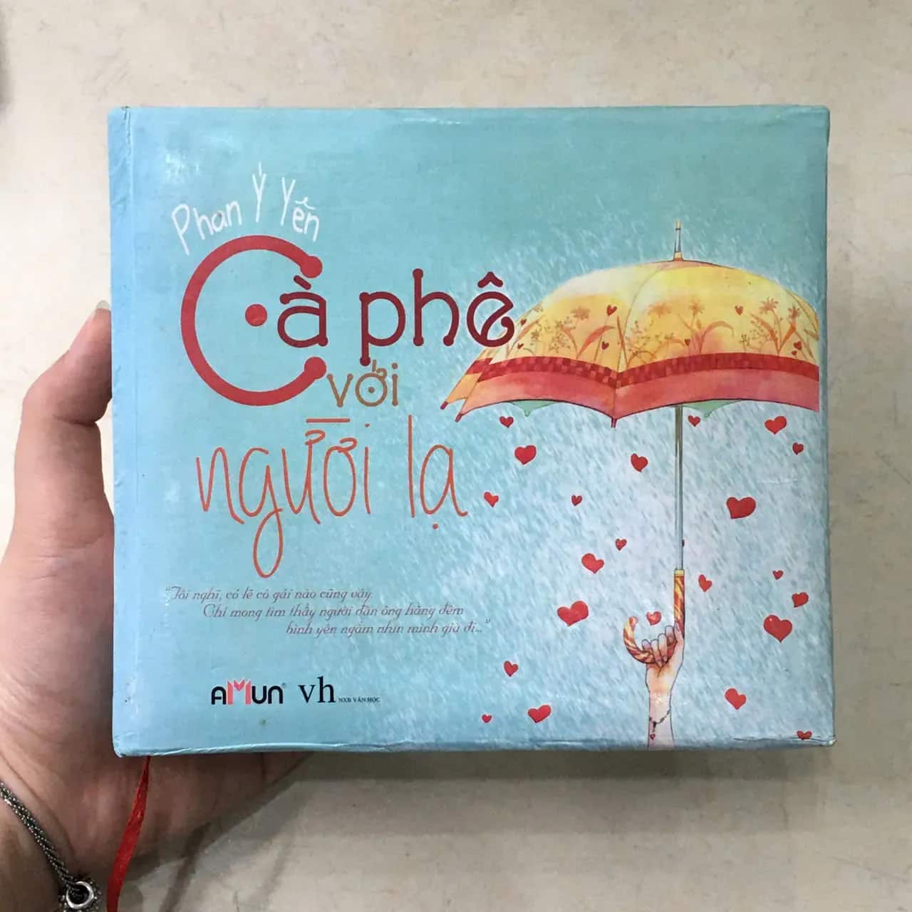 Cà Phê Với Người Lạ