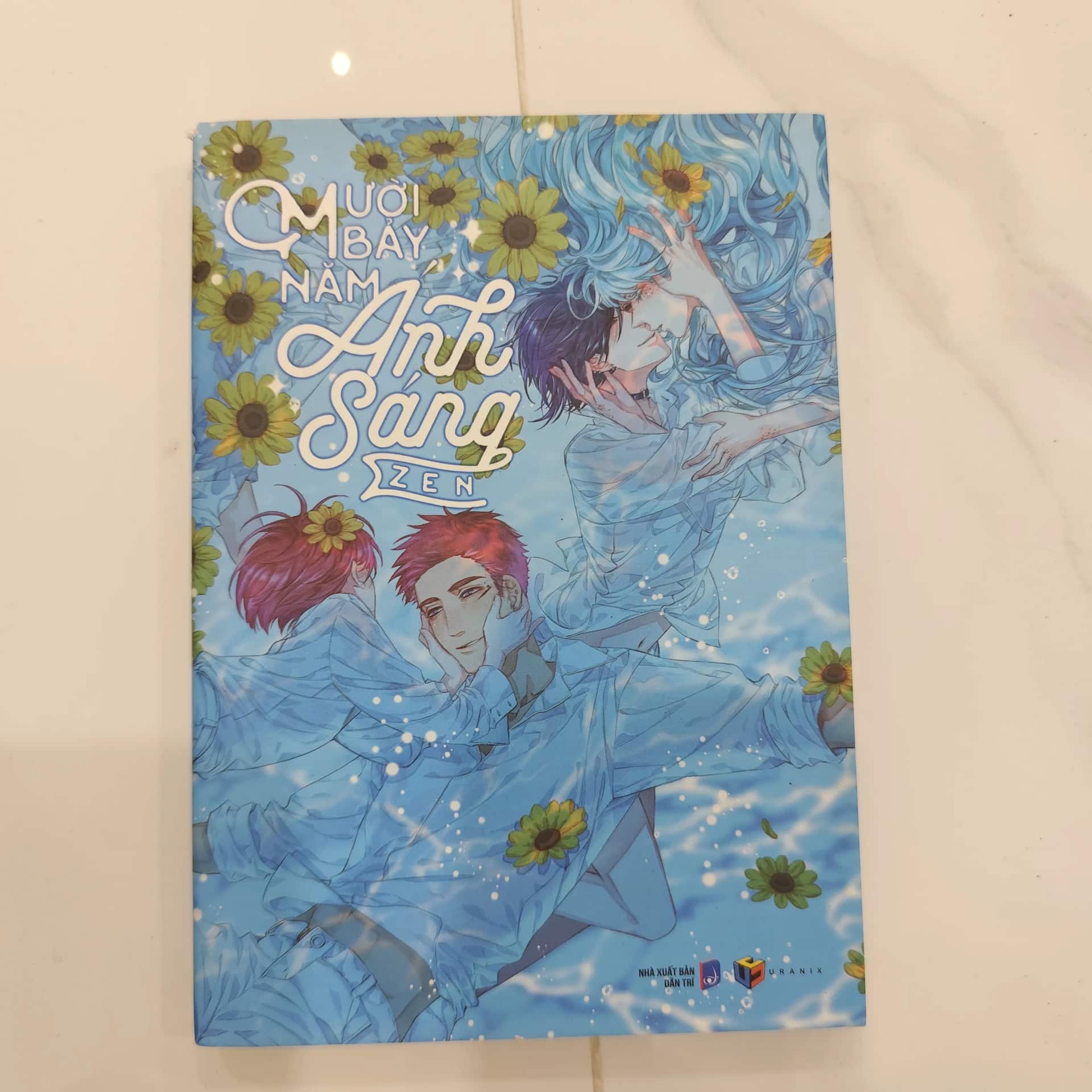 Mười bảy năm ánh sáng