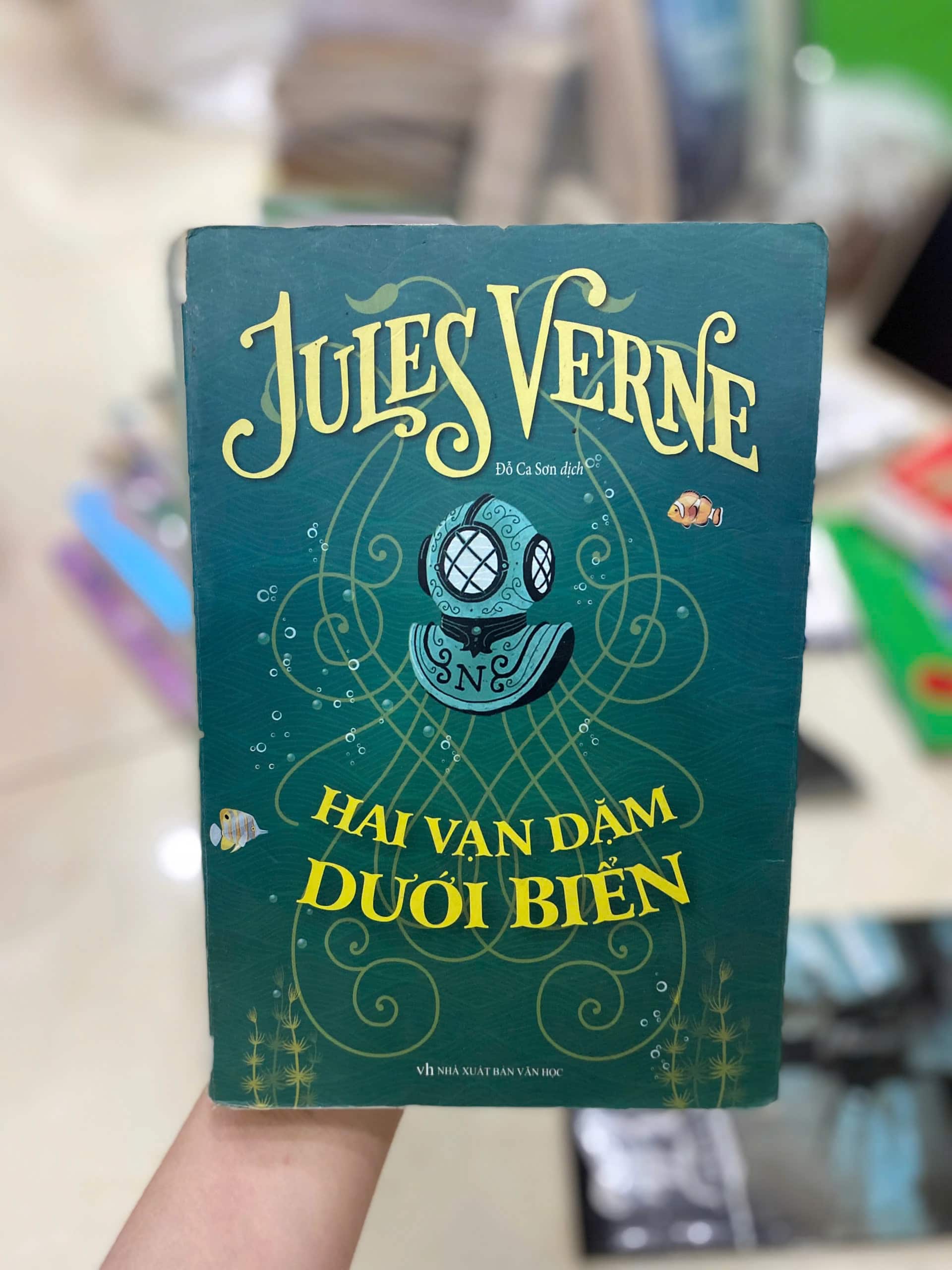 Hai Vạn Dặm Dưới Biển