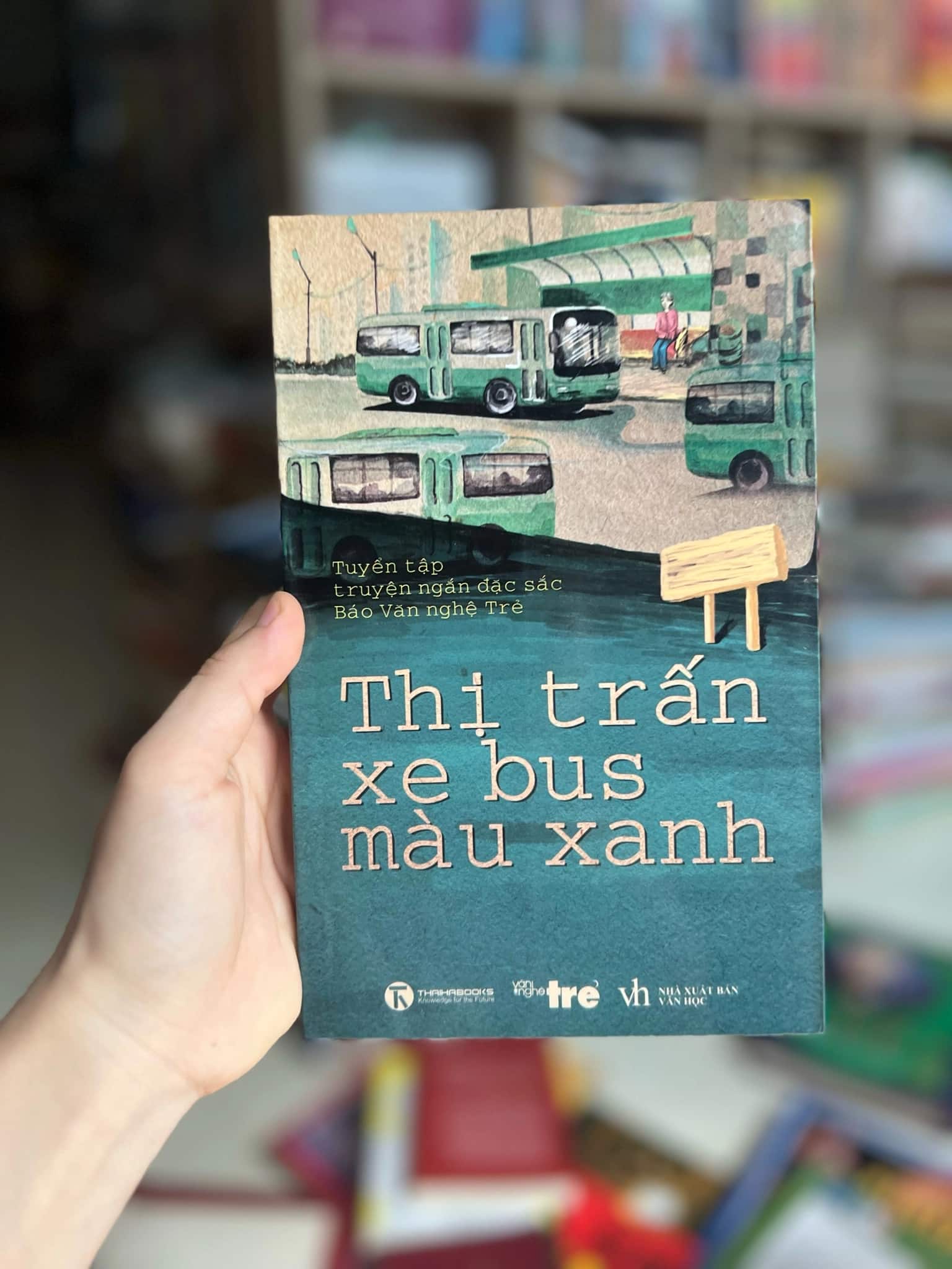 Thị trấn xư bus màu xanh