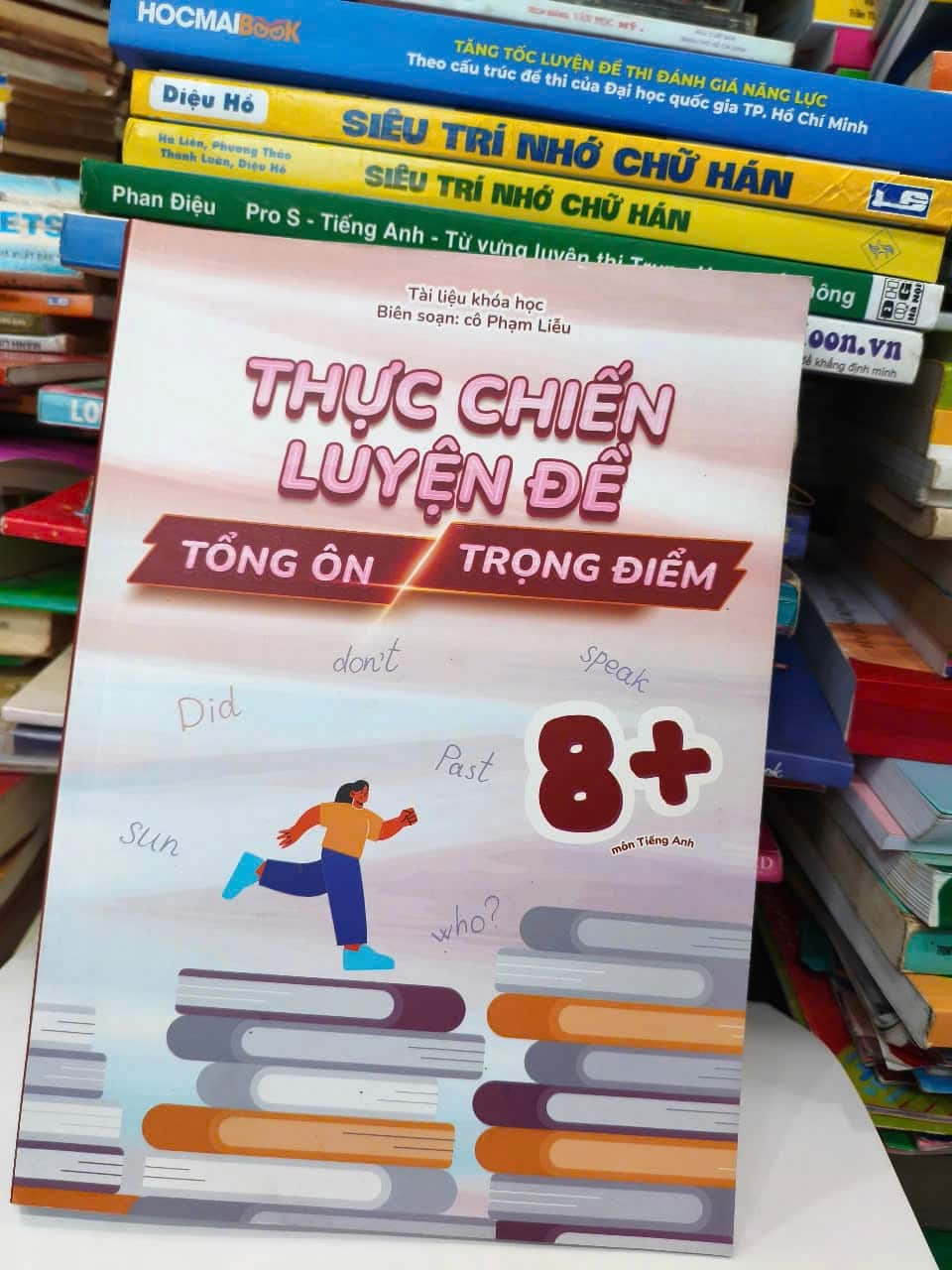 Thực Chiến Luyện Đề và Tổng Ôn Trọng Điểm Tiếng Anh