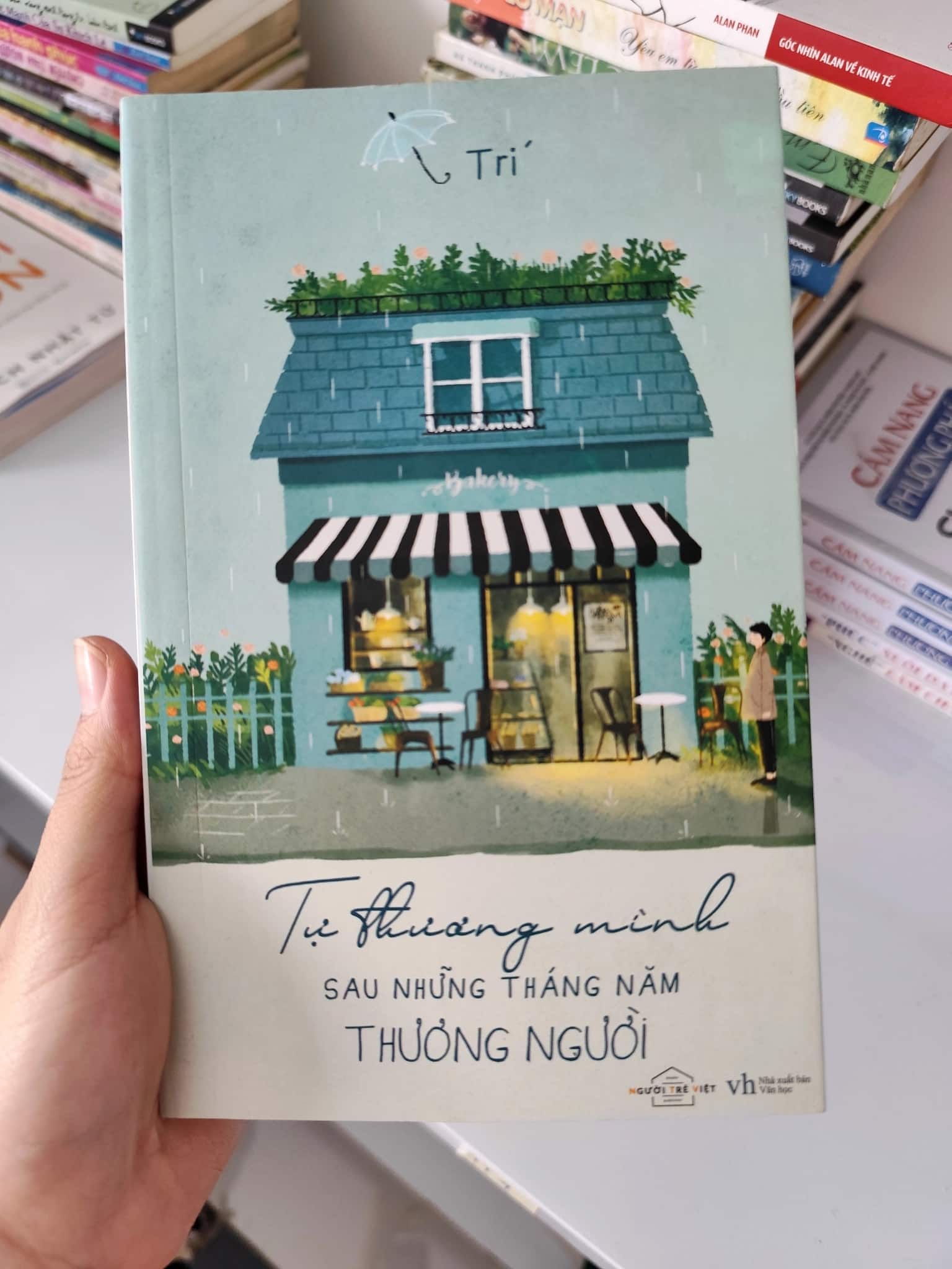 Tự thương mình sau những tháng năm thương người