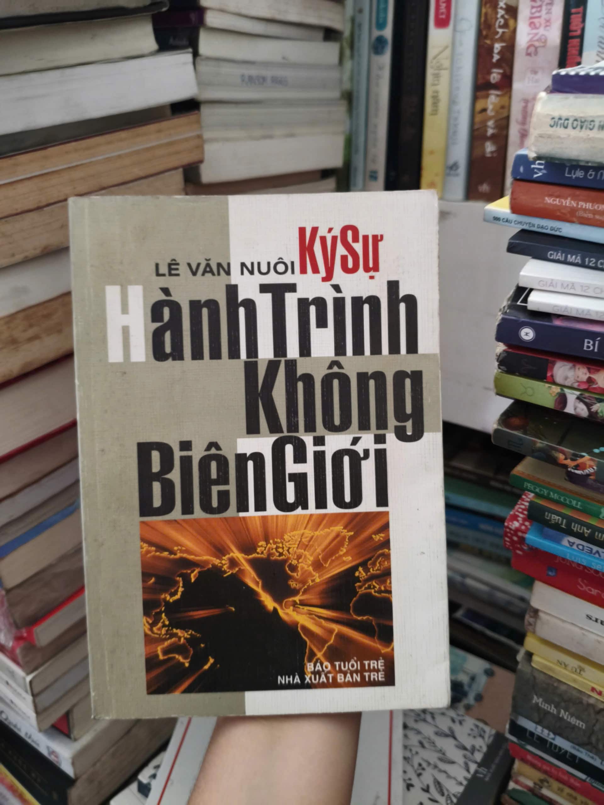 Hành trình không biên giới - Lê Văn Nuôi