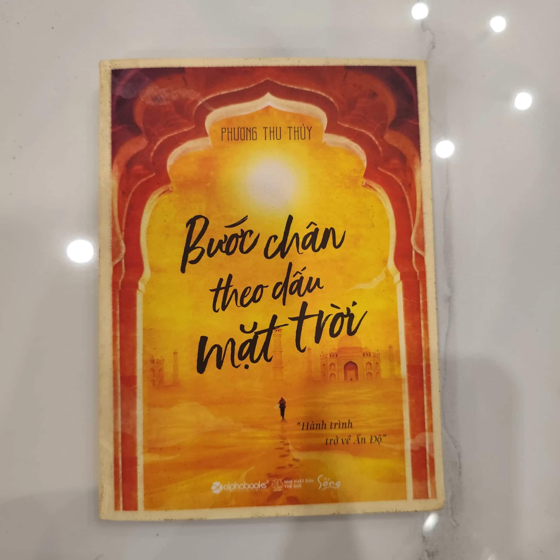 Bước chân theo dấu Mặt Trời