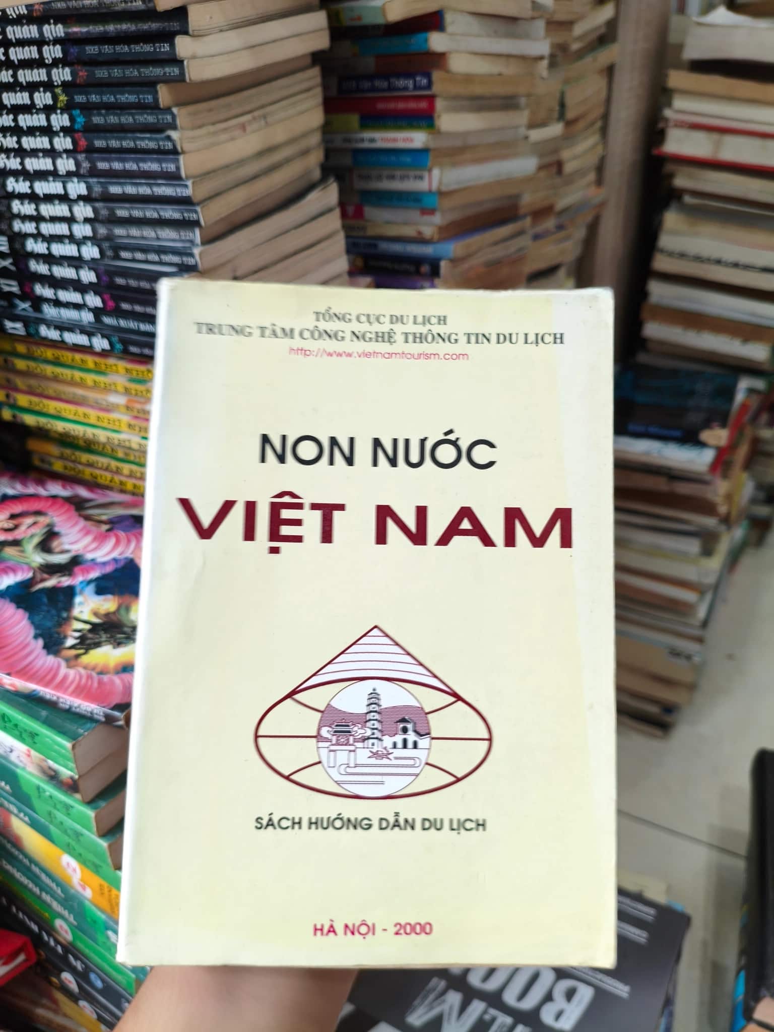 Non nước Việt Nam 
