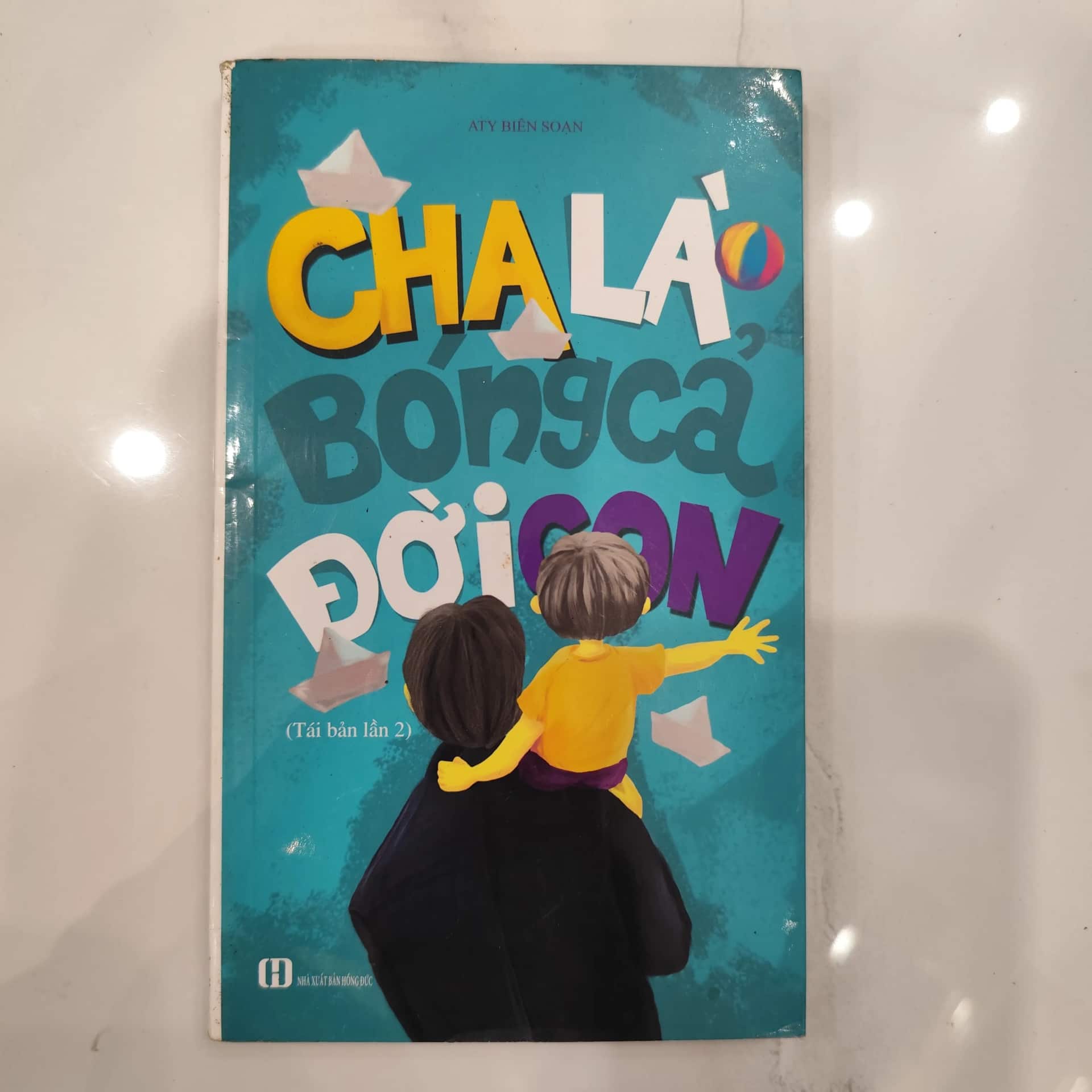 Cha là bóng cả đời con