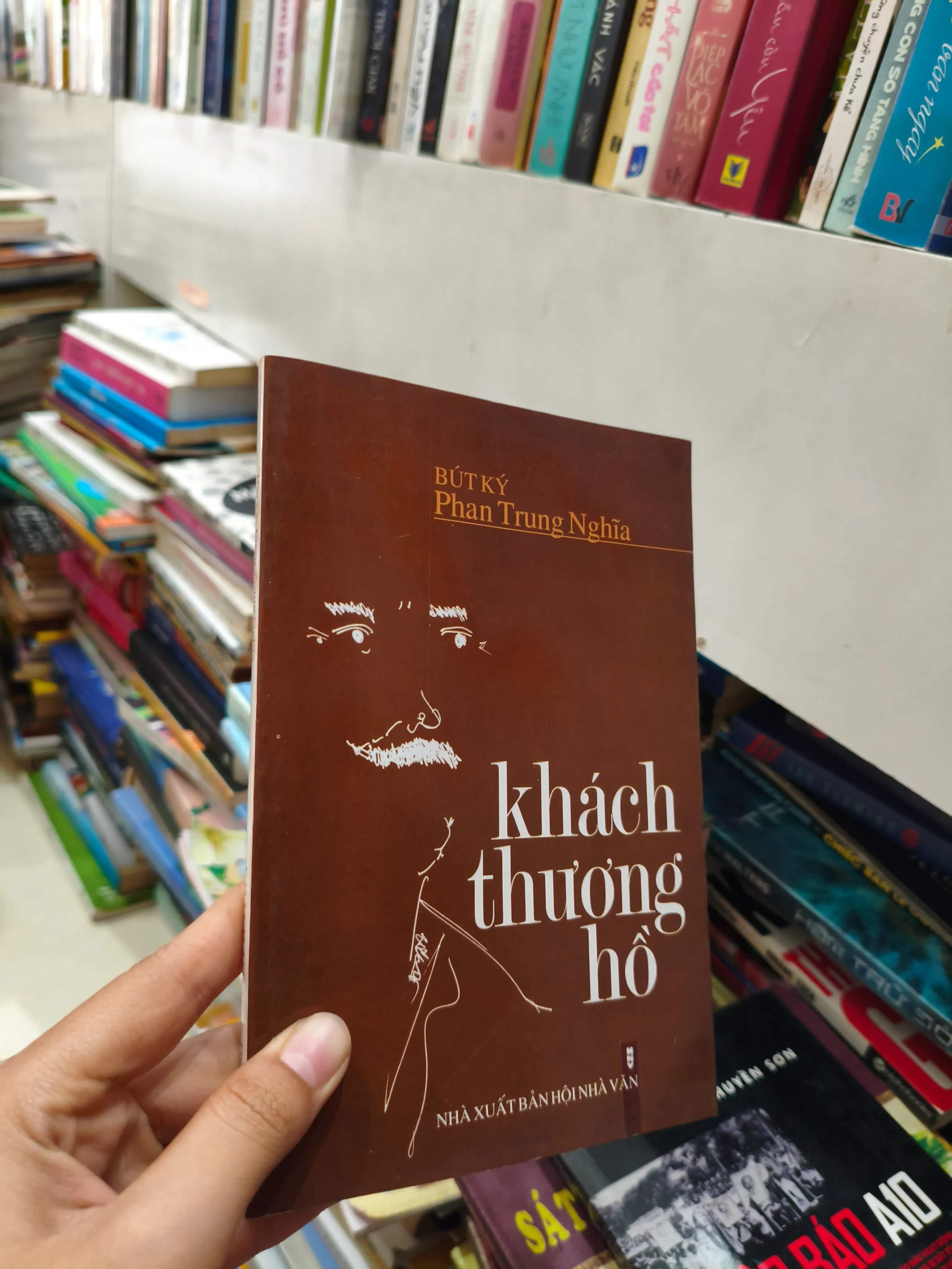Khách thương hồ 