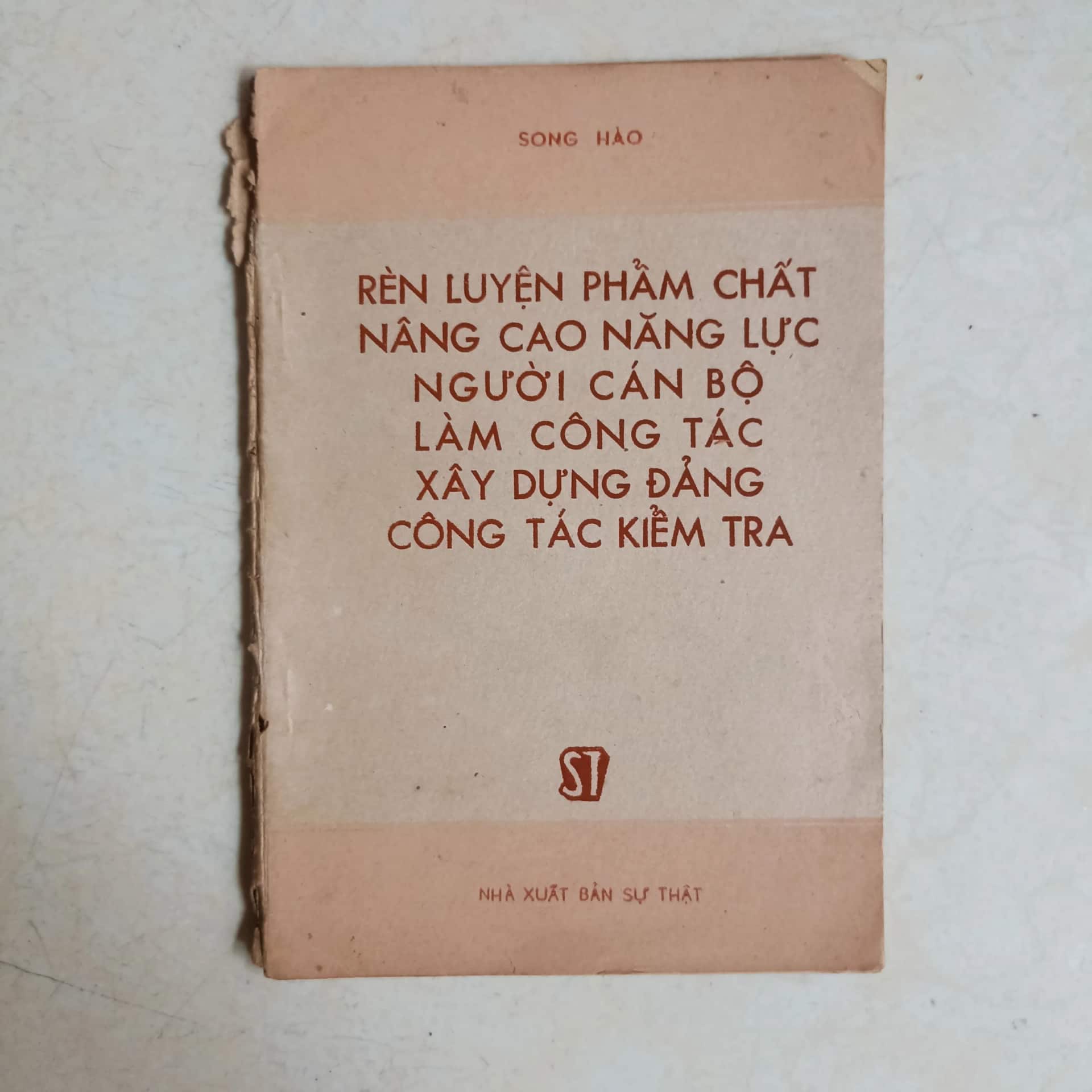 Rèn luyện phẩm chất.....