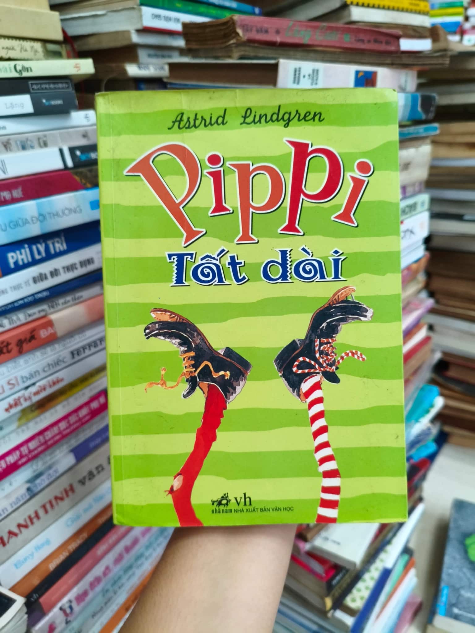 Pippi tất dài 