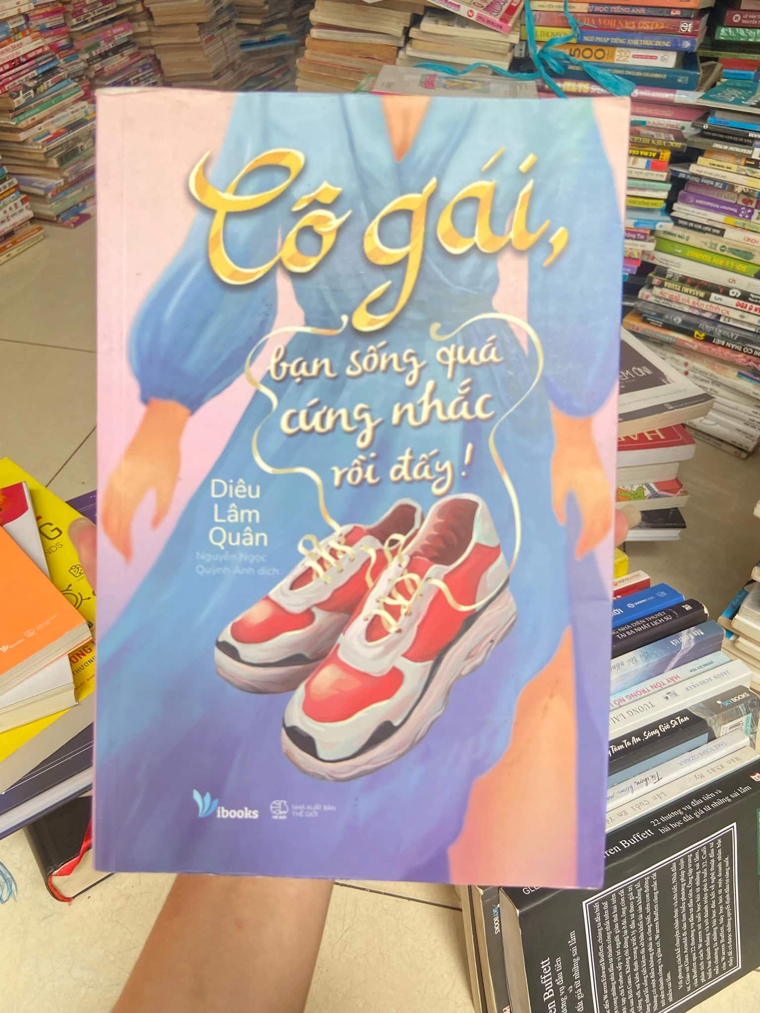 Cô gái bạn sống quá cứng nhắc rồi đấy ️