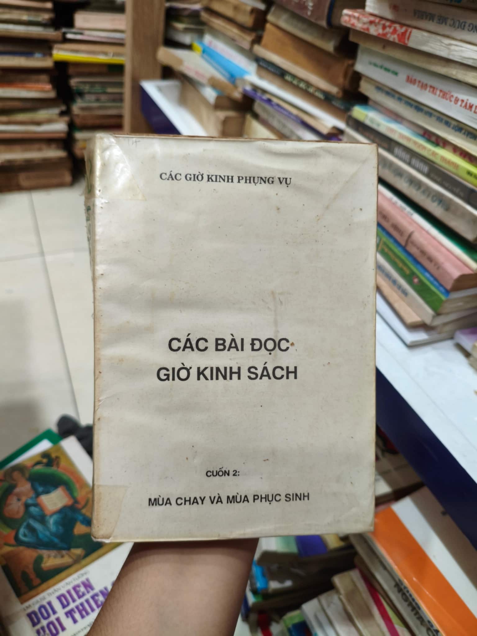 Các bài đọc kinh sách 