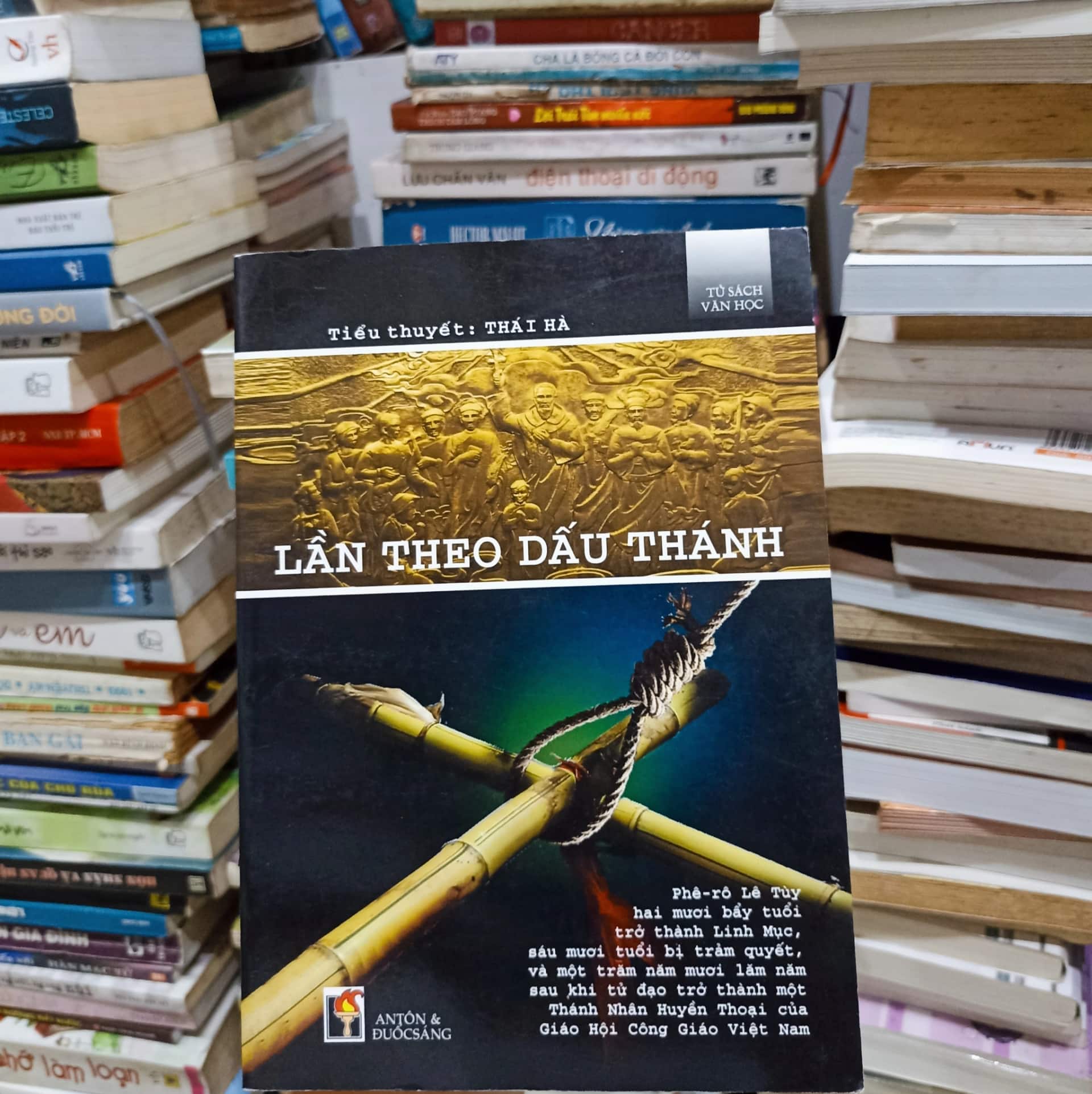Lần theo dấu thánh