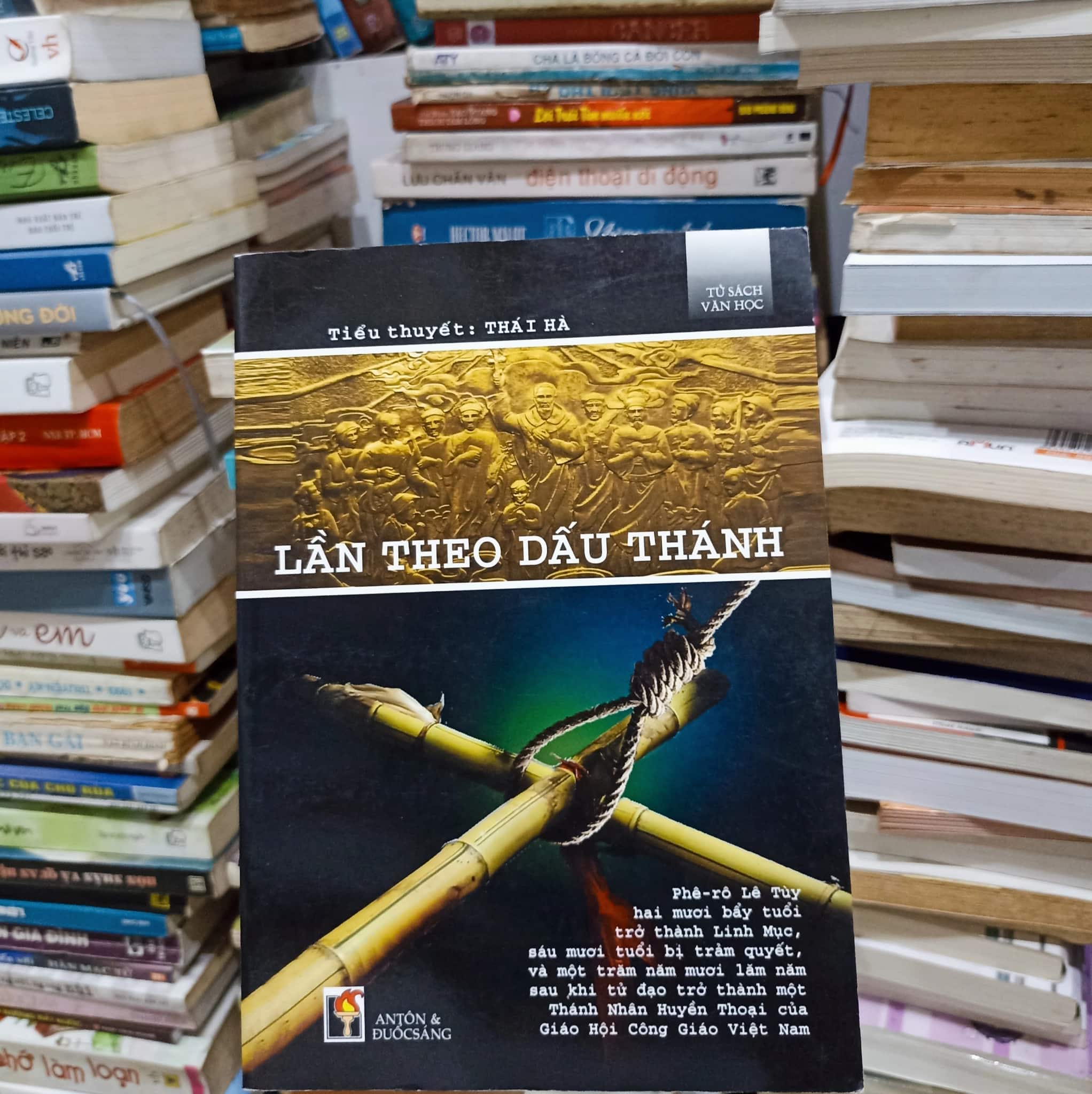 Lần theo dấu thánh 