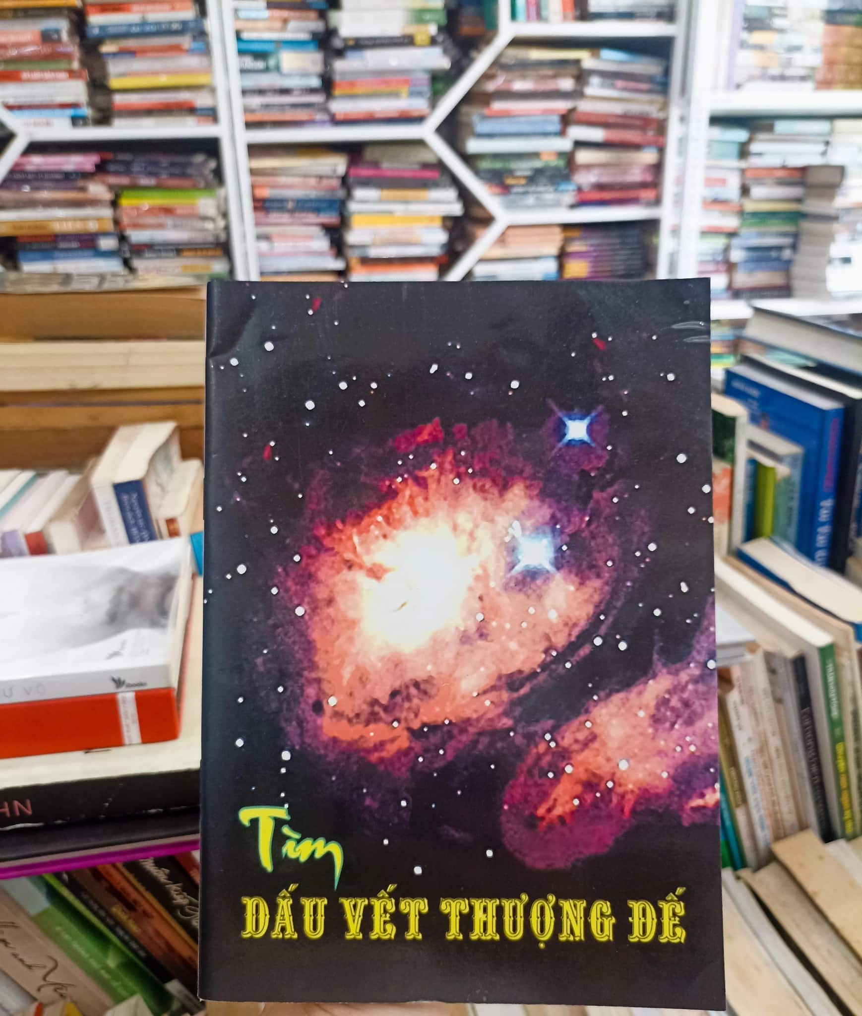 Tìm dấu vết Thượng Đế