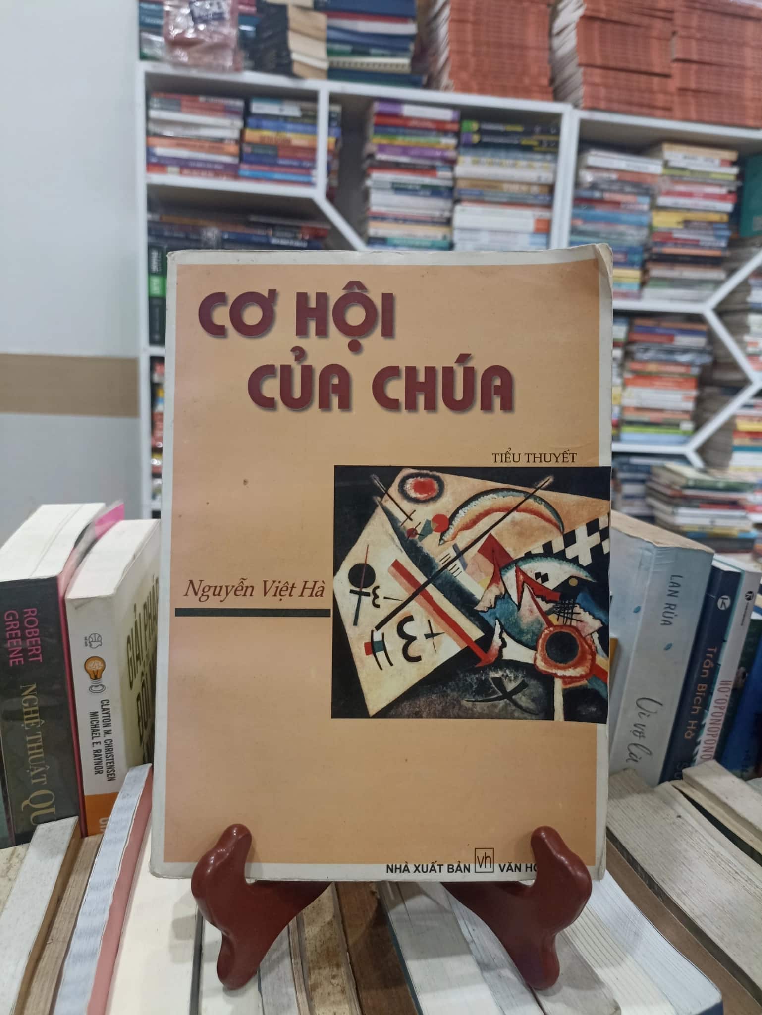 Cơ hội của Chúa - Tiểu thuyết Nguyễn Việt Hà