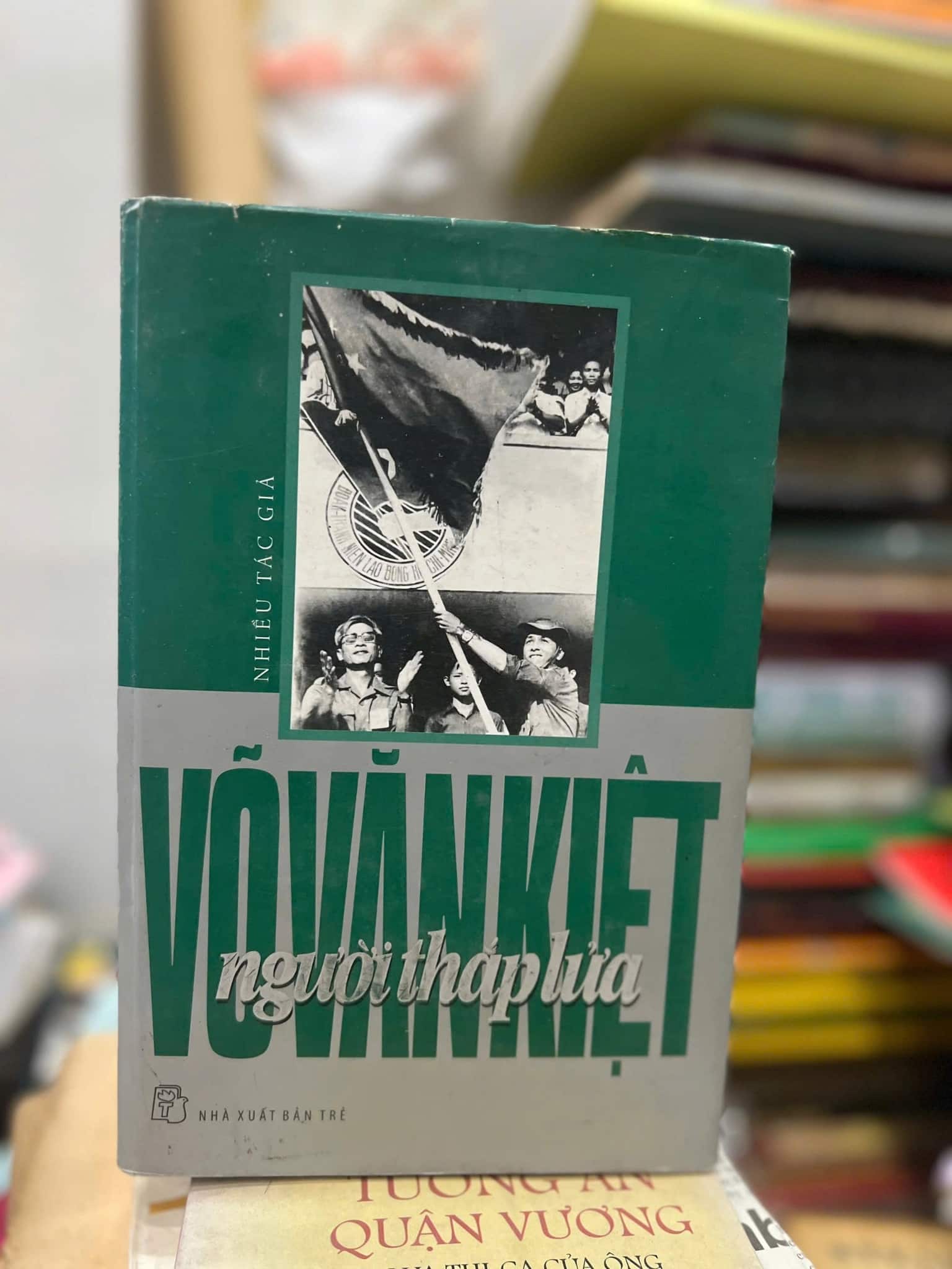 Người thắp lửa