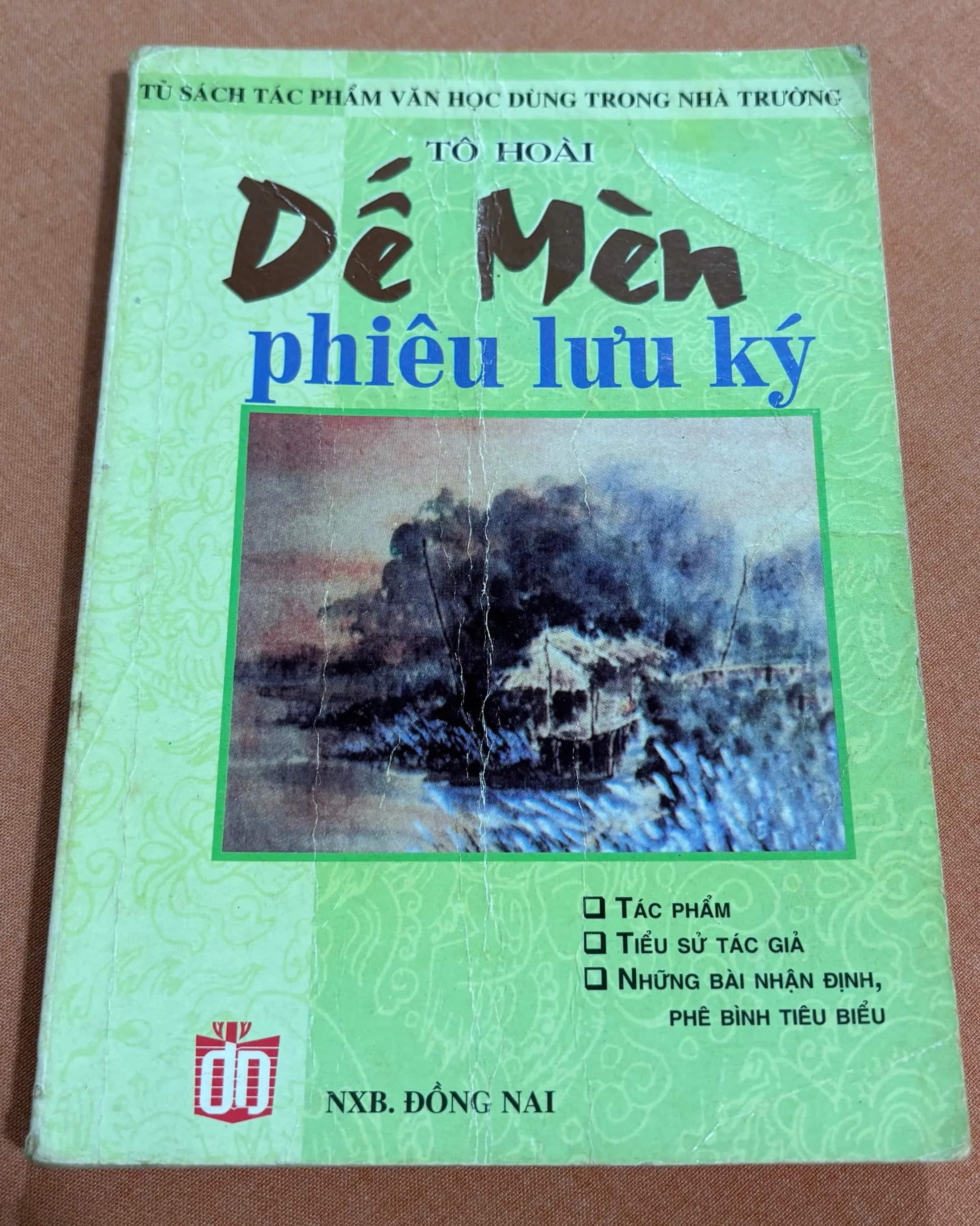 Dế mèn phiêu lưu ký 