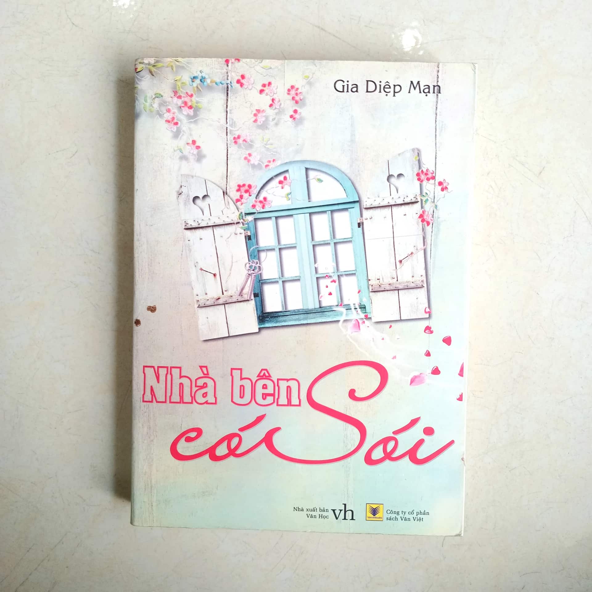 Nhà bên có Sói