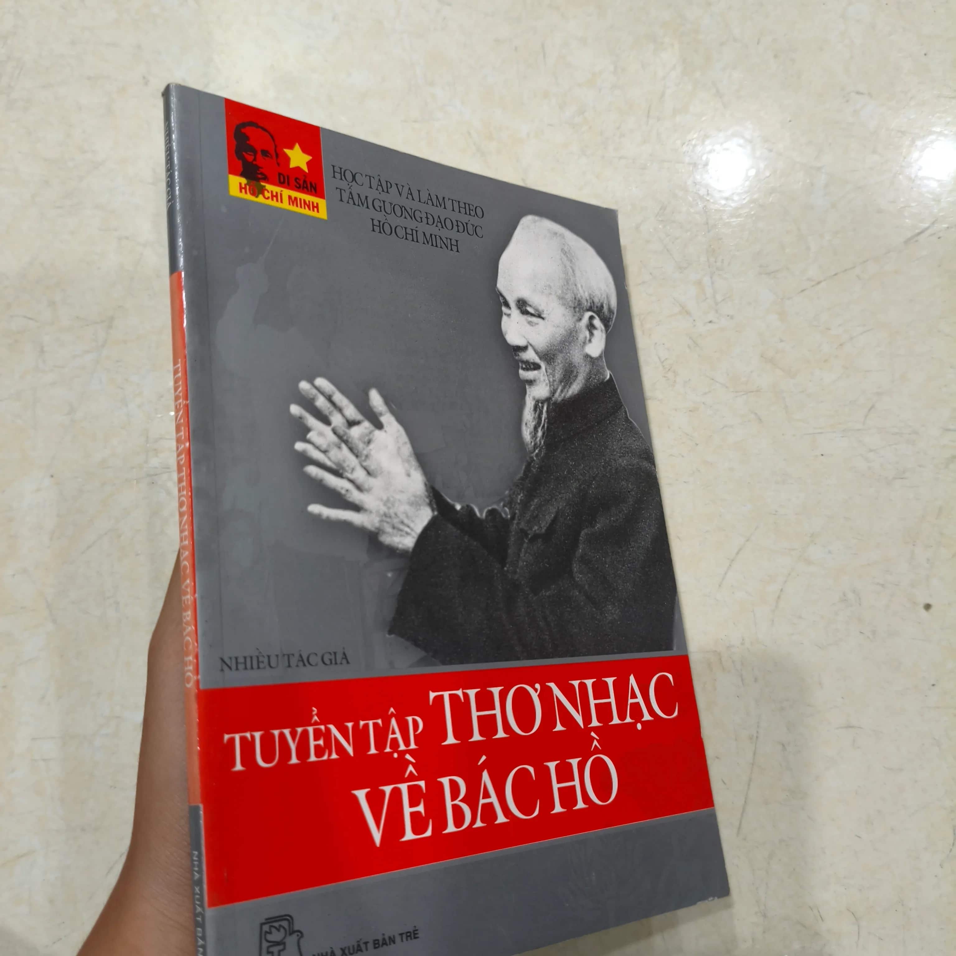 Tuyển tập thơ nhạc về Bác Hồ 