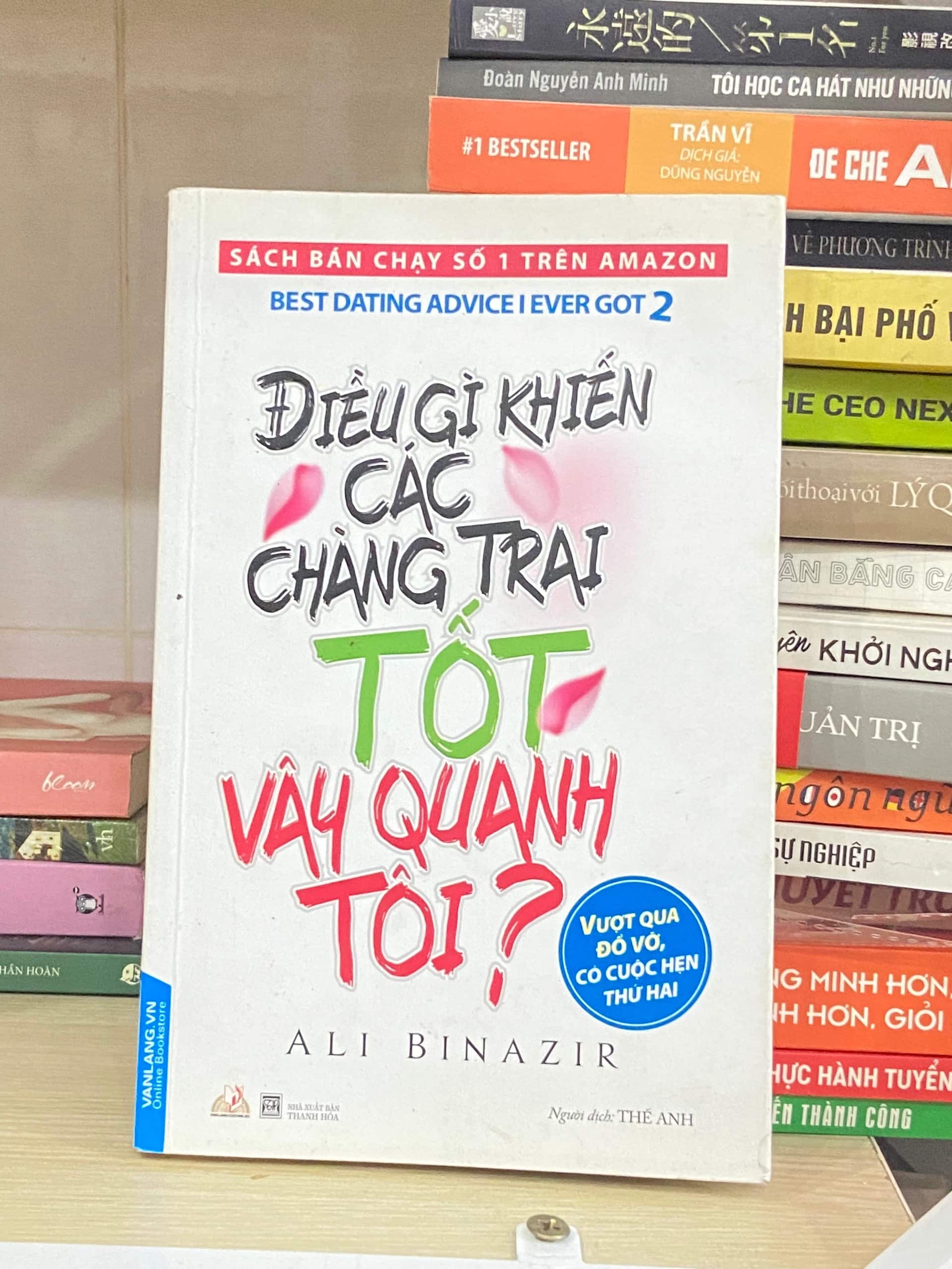 Điều Gì Khiến Các Chàng Trai Tốt Vây Quanh Tôi?