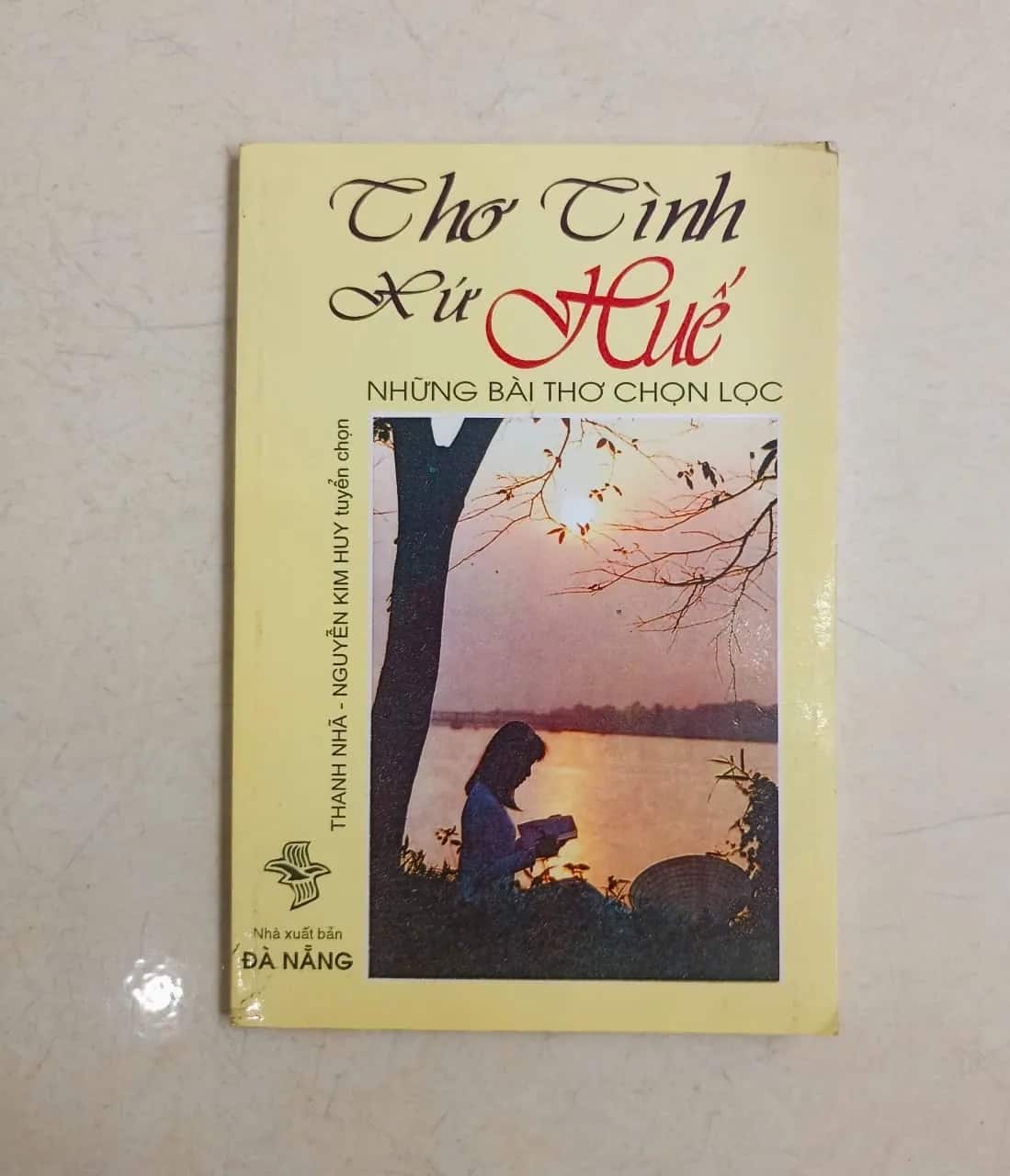 Thơ tình xứ Huế 