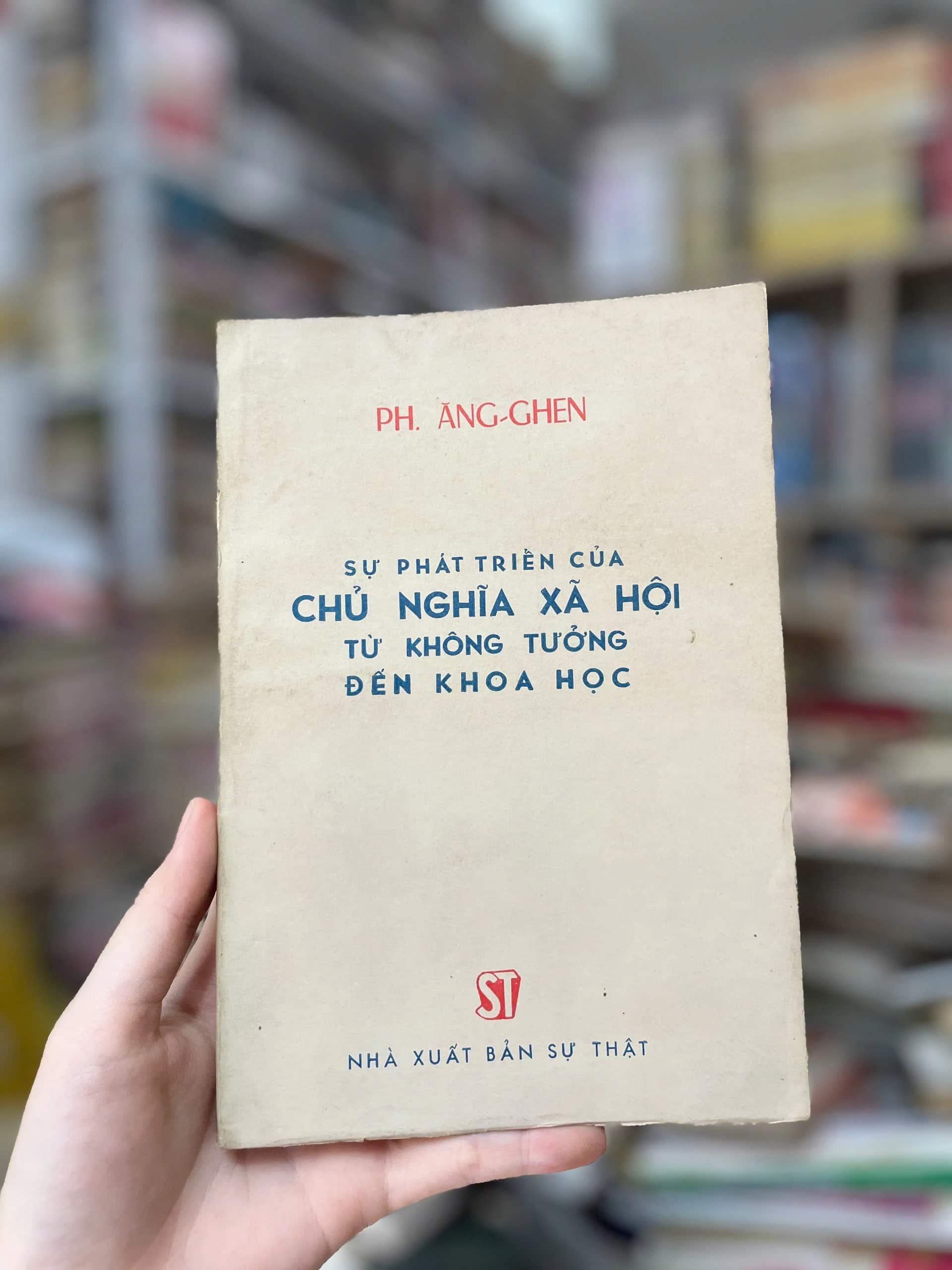 Sự Phát Triển Của Chủ Nghĩa Xã Hội Từ Không Tưởng Đến Khoa Học