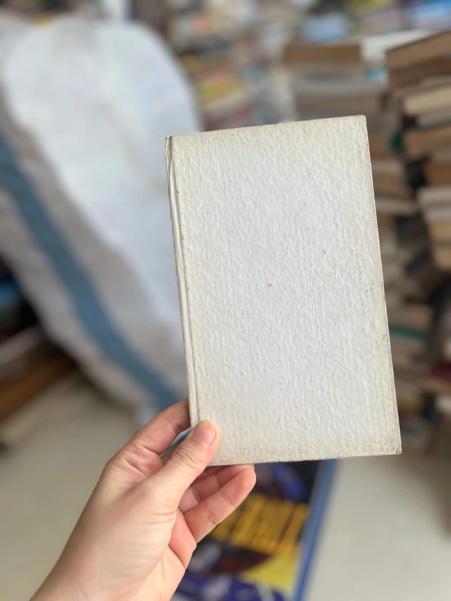 Sách thơ song ngữ