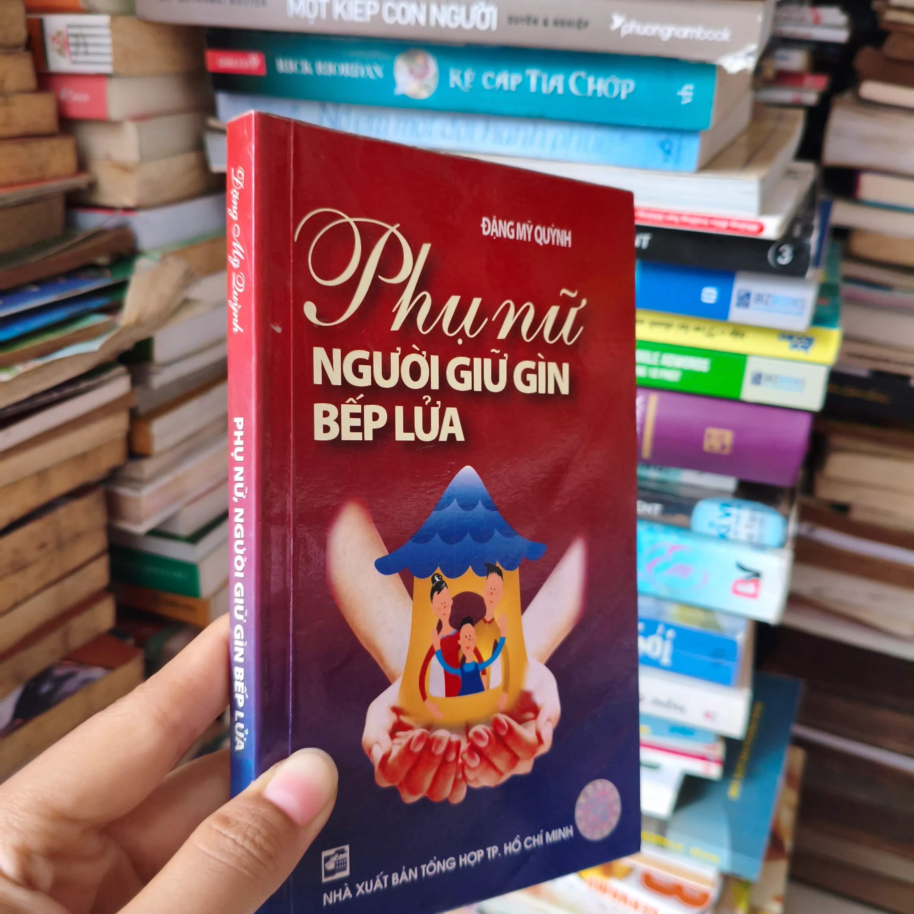 Phụ nữ người giữ gìn bếp lửa 