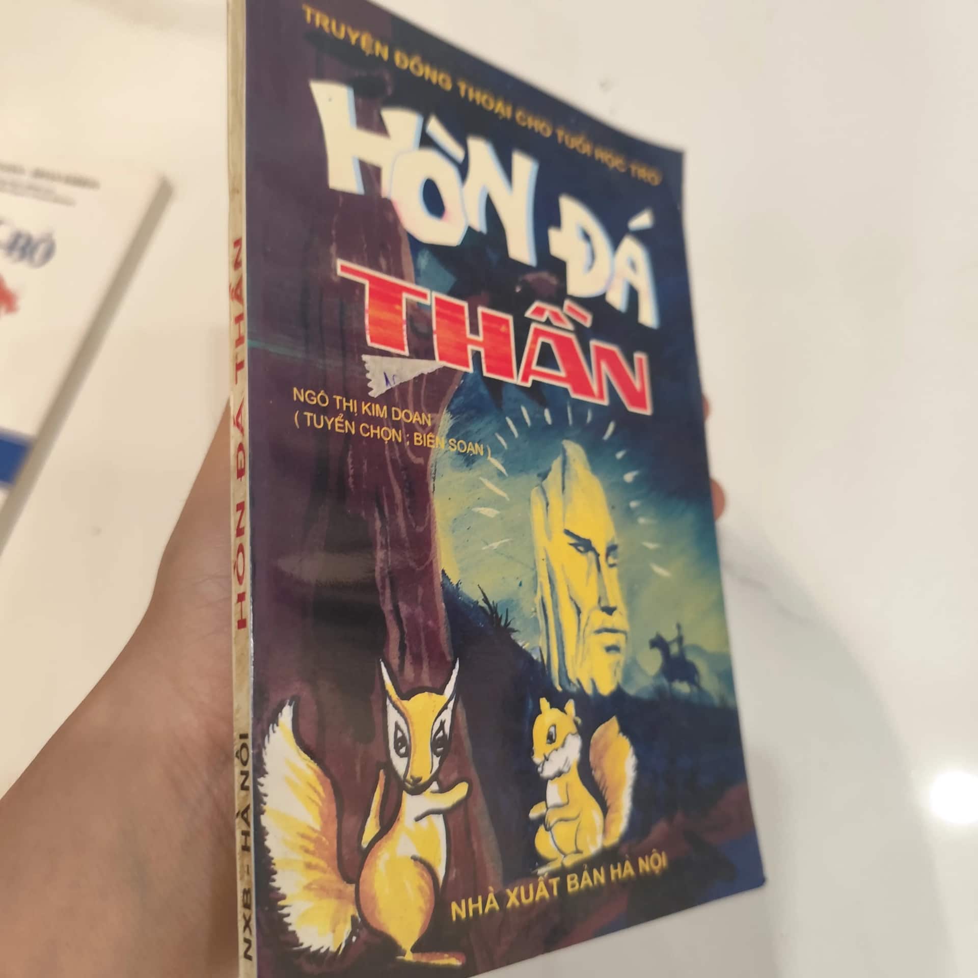 Hòn đá thần